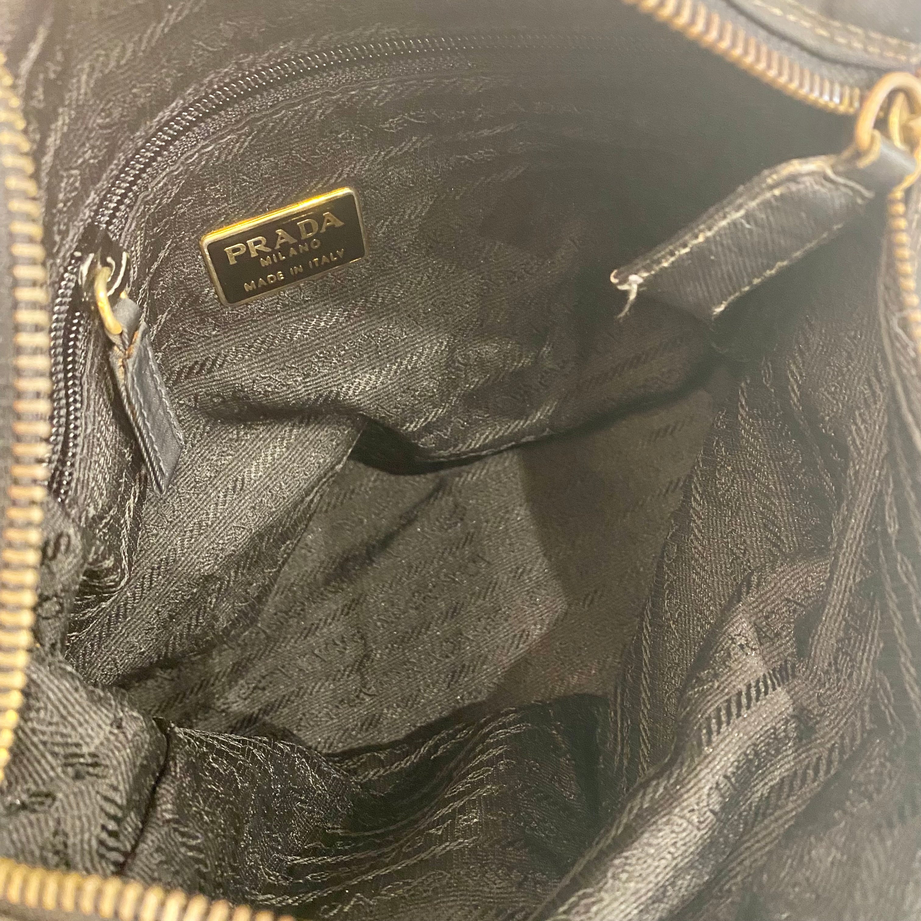 PRADA チェーンショルダーバッグ