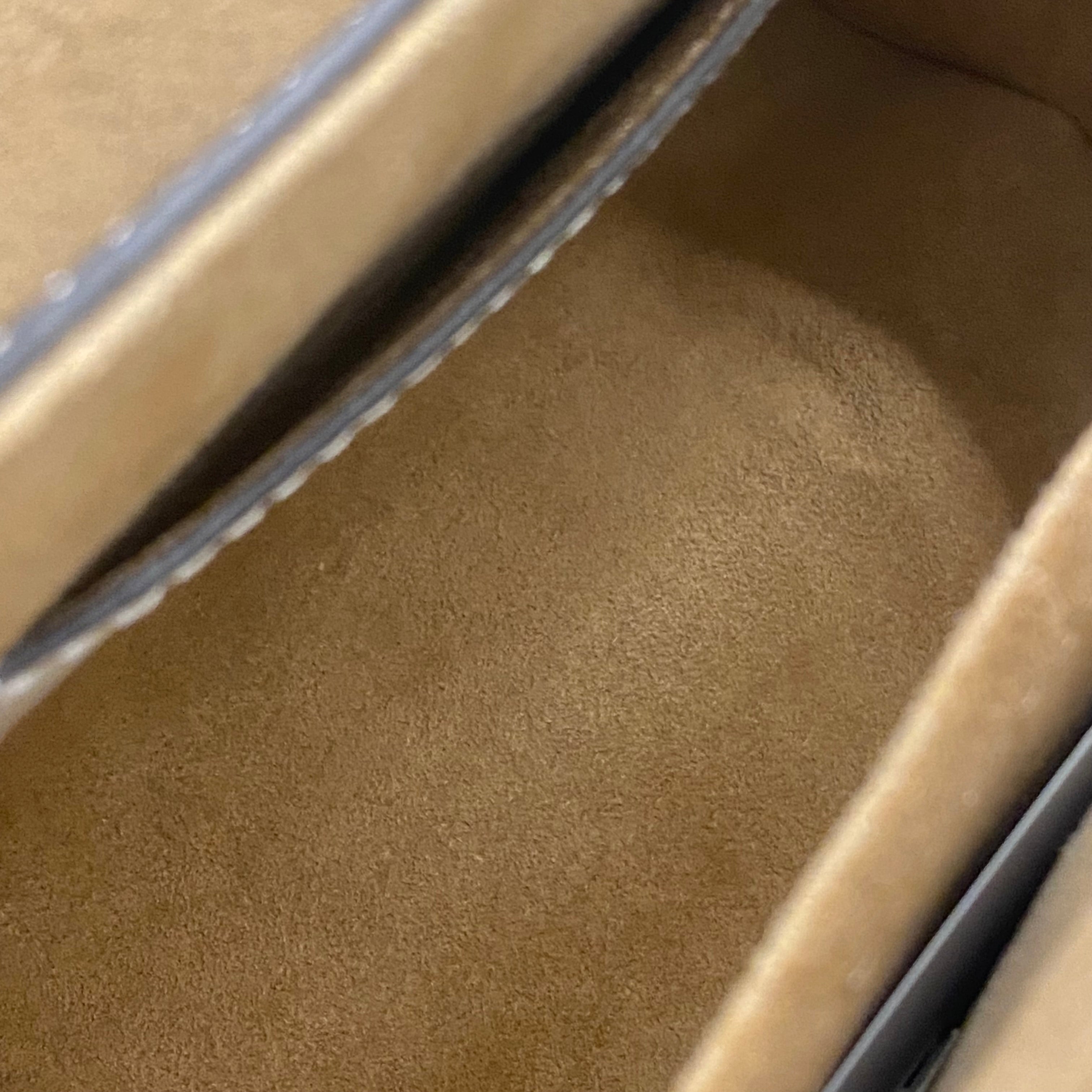 LOUIS VUITTON ショルダーバッグ