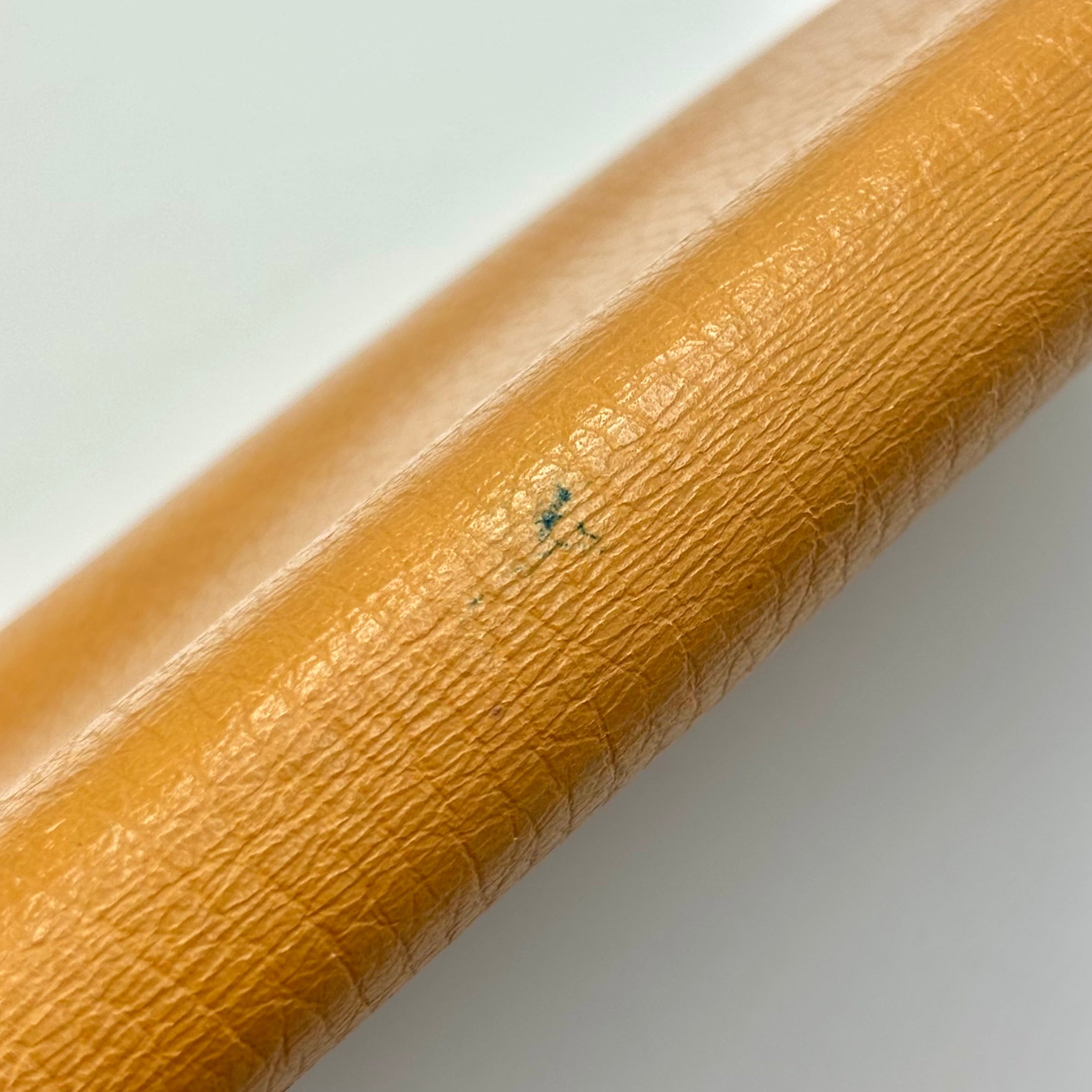 LOEWEロエベ アナグラム レザー 二つ折り財布