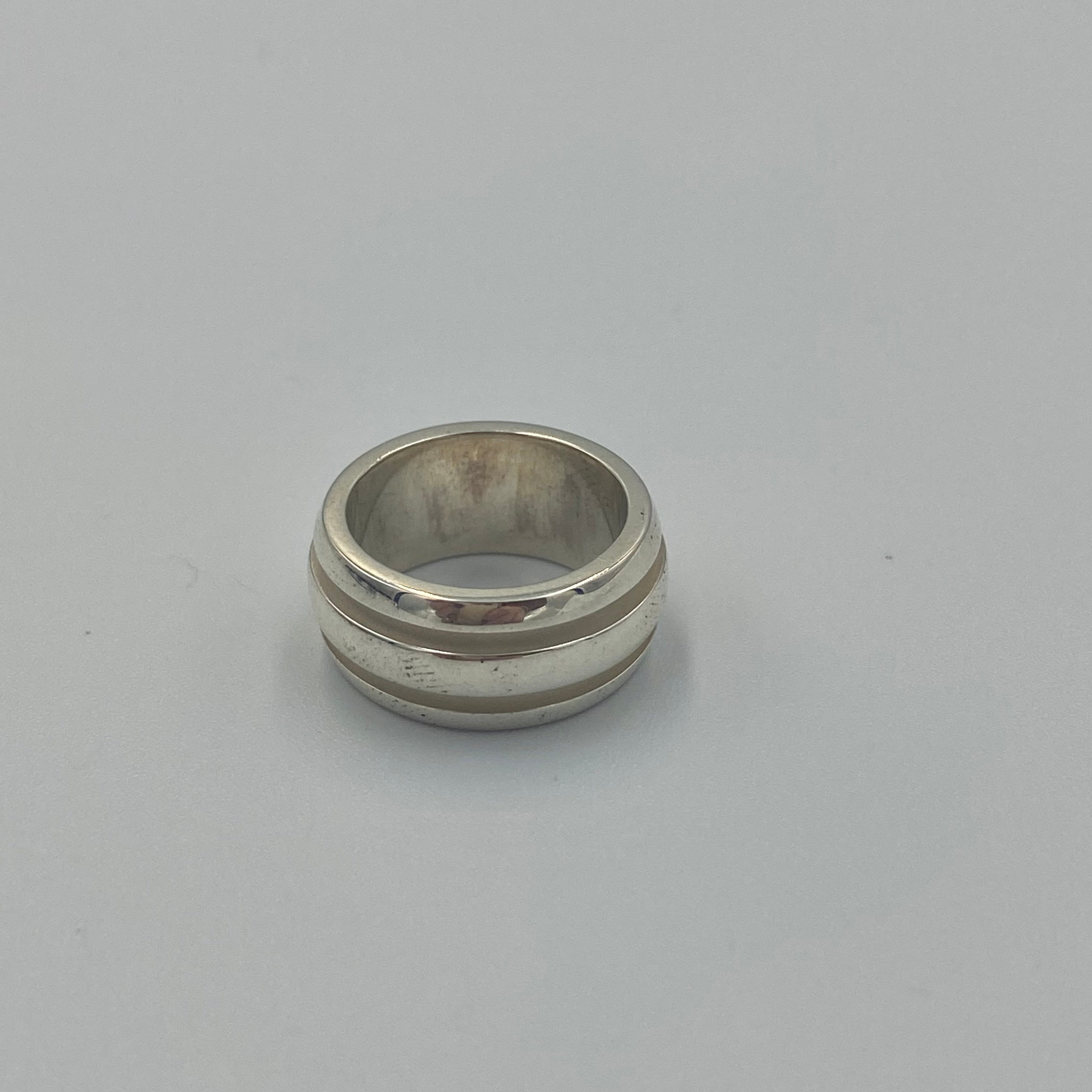 Tiffany&Co. グルーブド リング