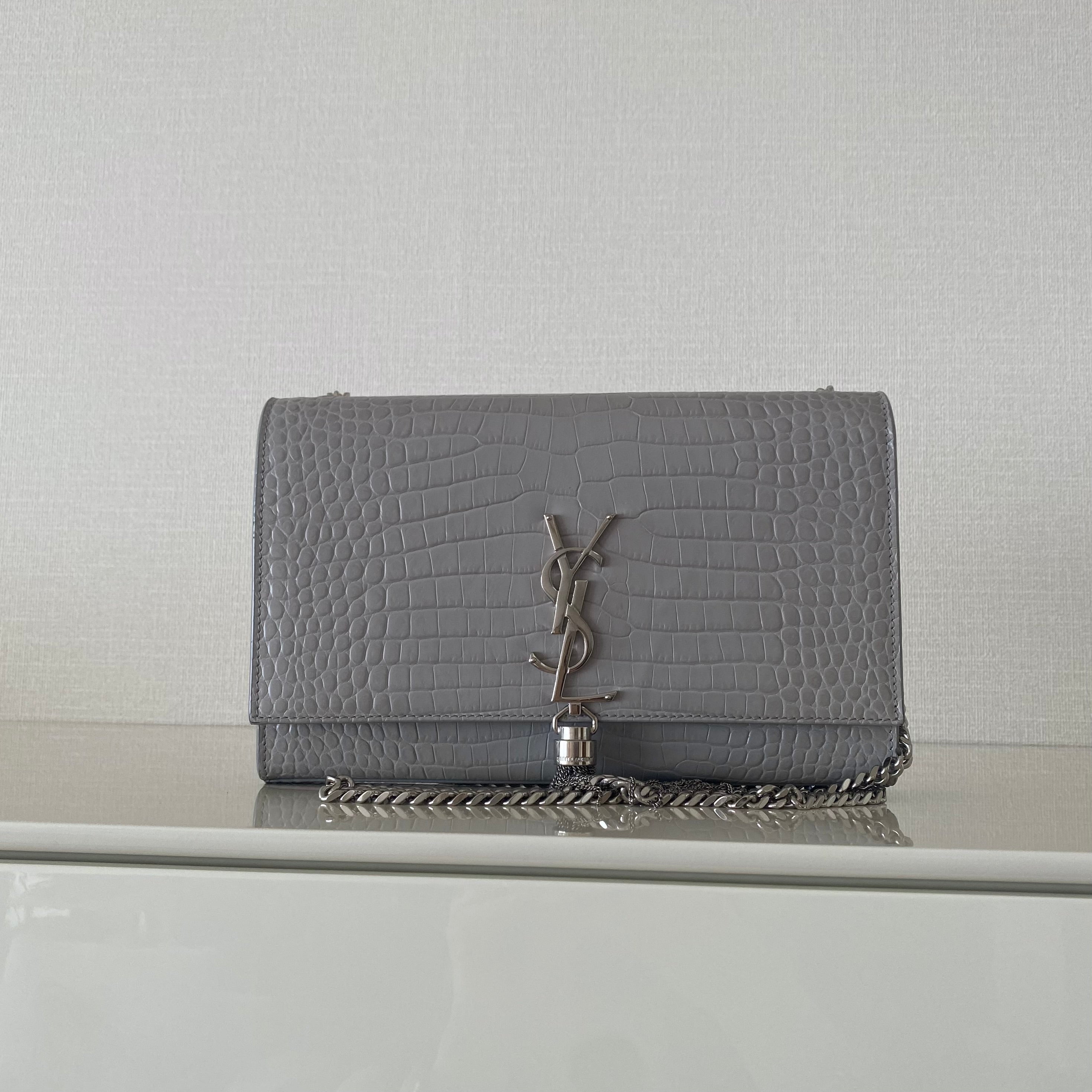 Saint Laurent タッセルチェーンショルダーバッグ