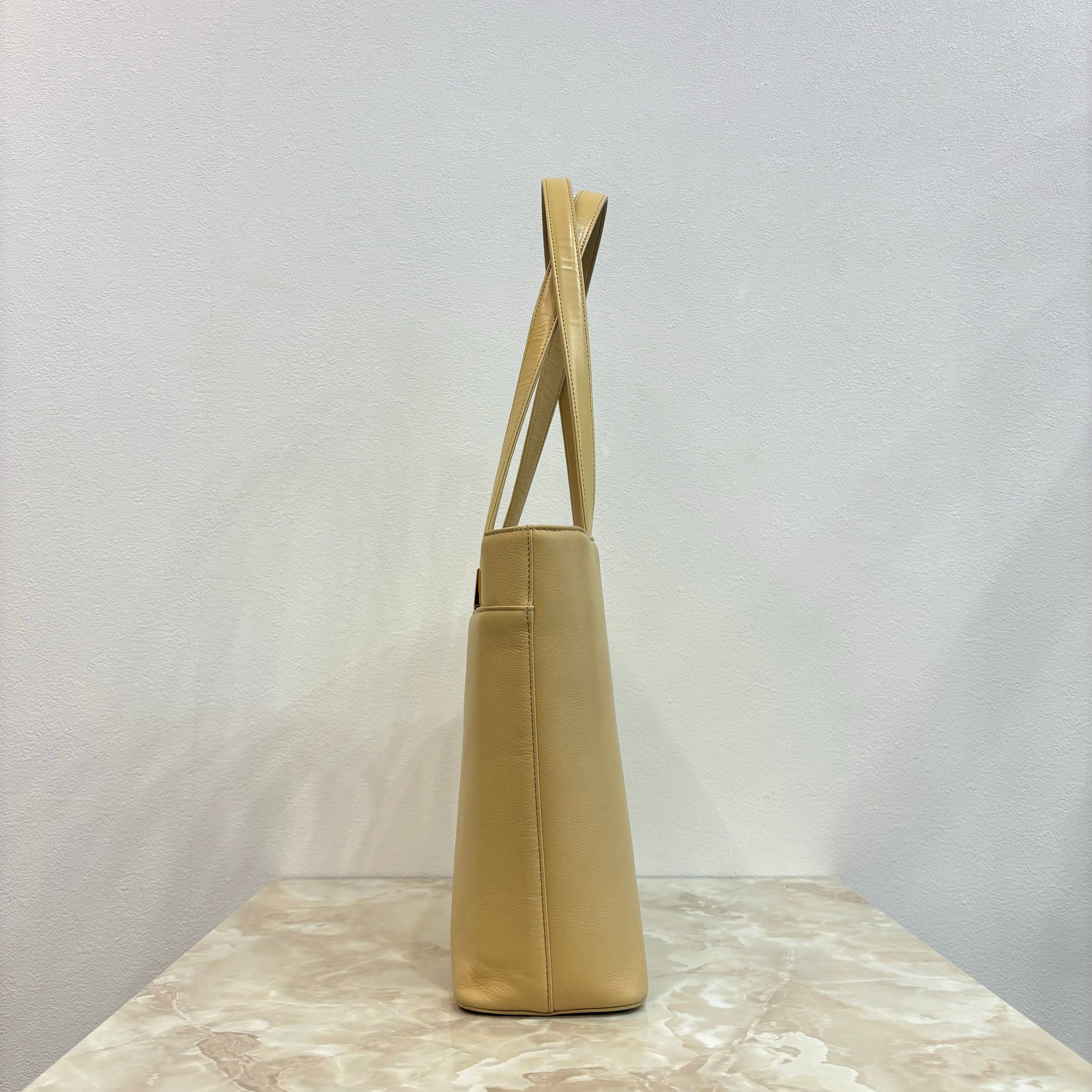 BURBERRY トートバッグ