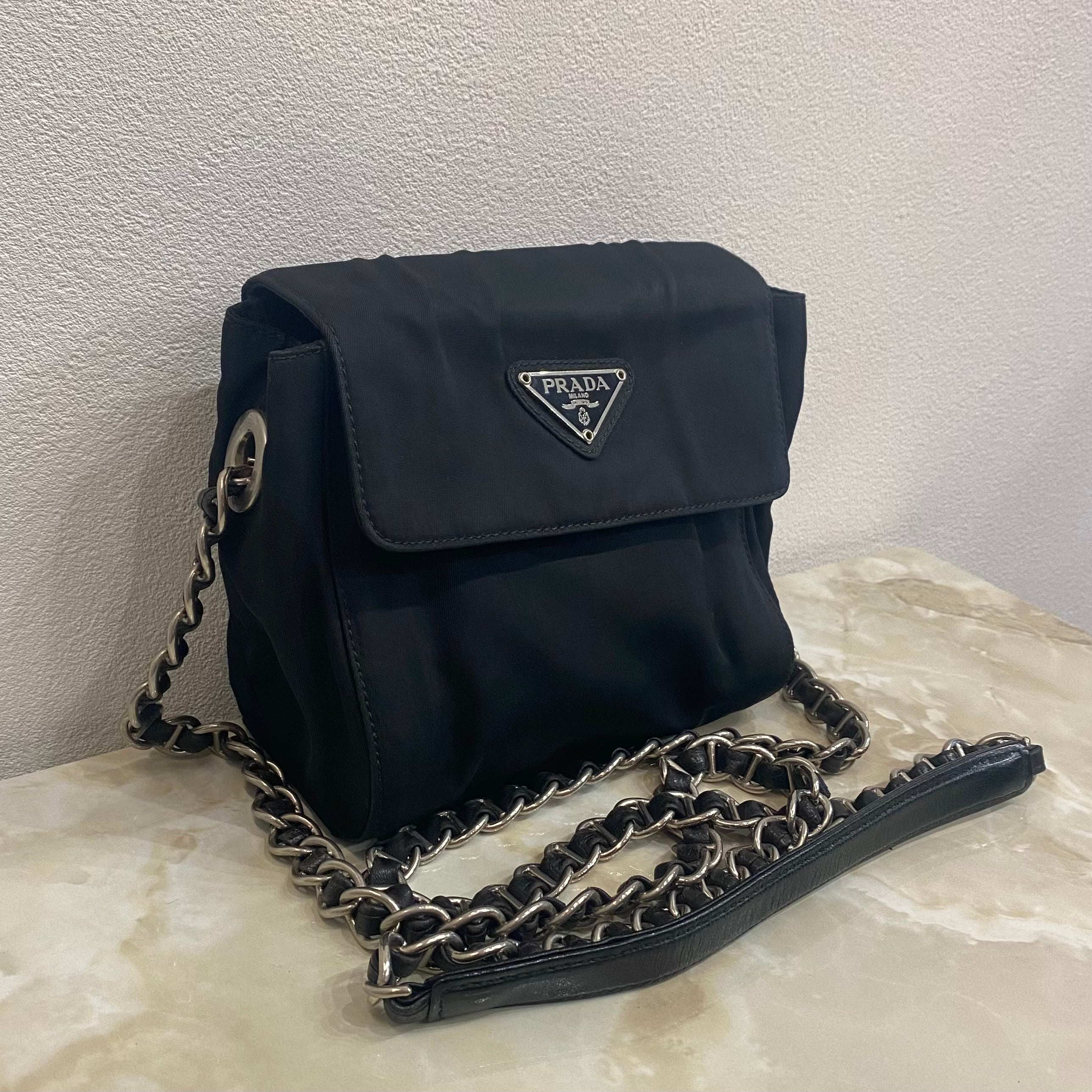 PRADA テスート ショルダーバッグ