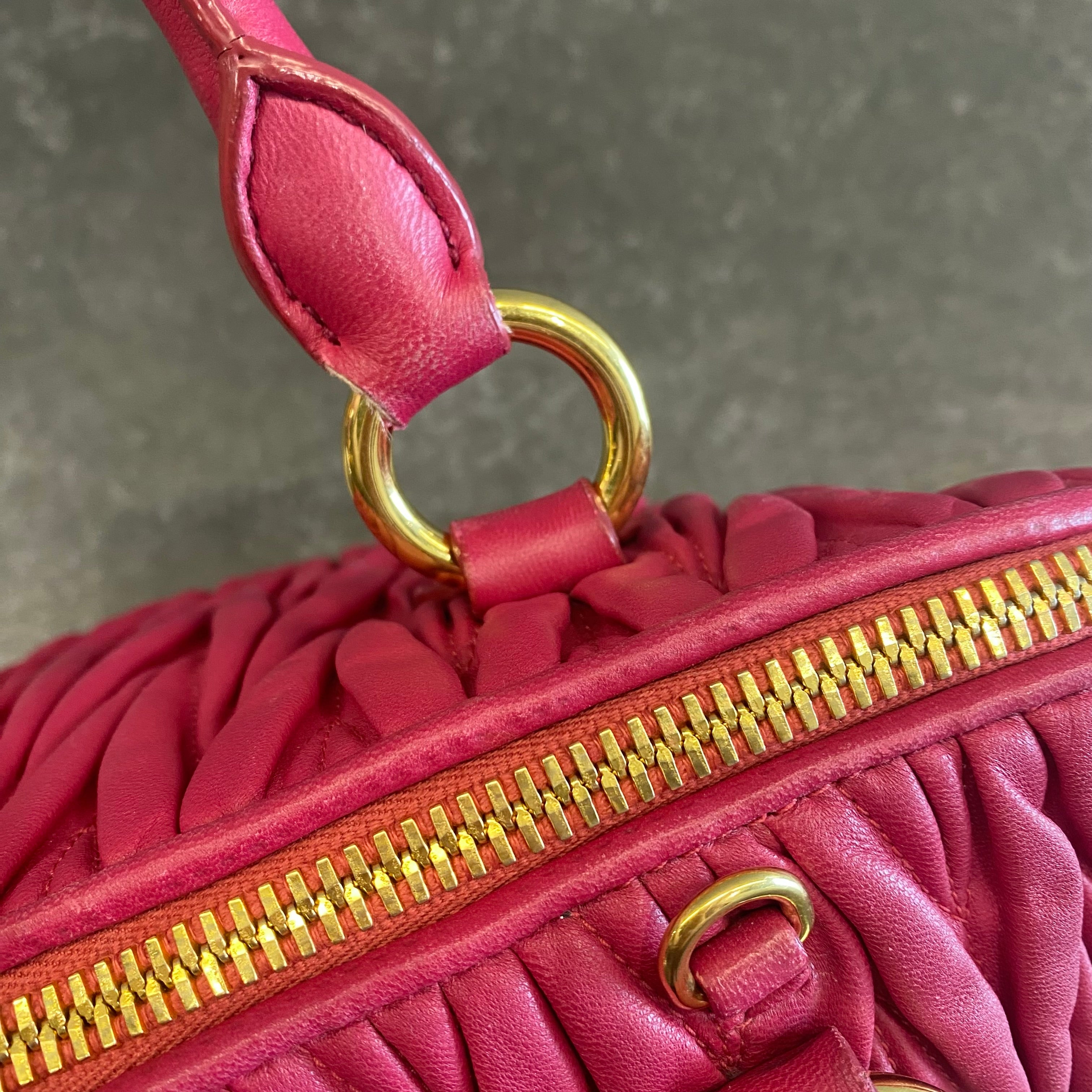 MIU MIU ハンドバッグ