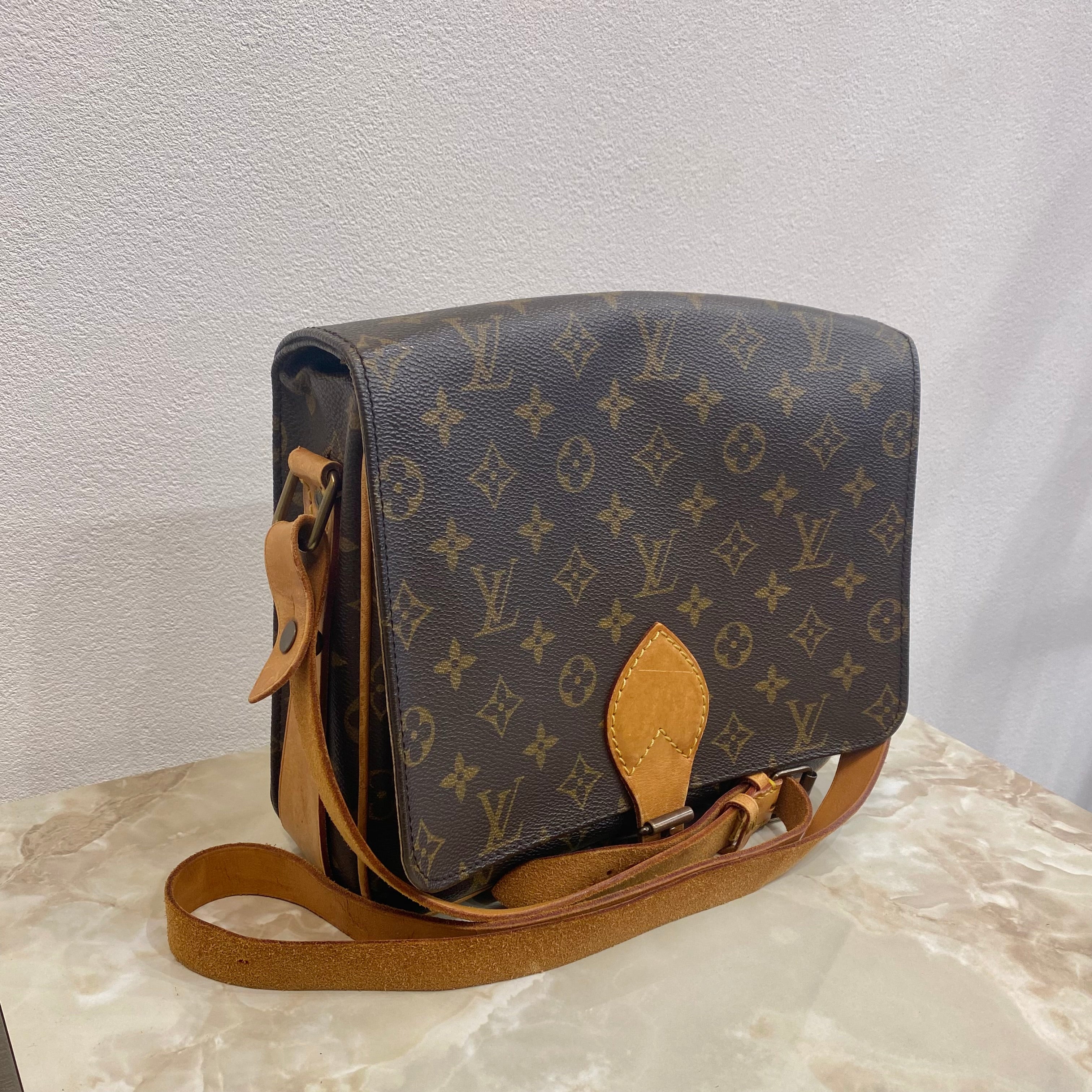 LOUIS VUITTON モノグラム カルトシエール