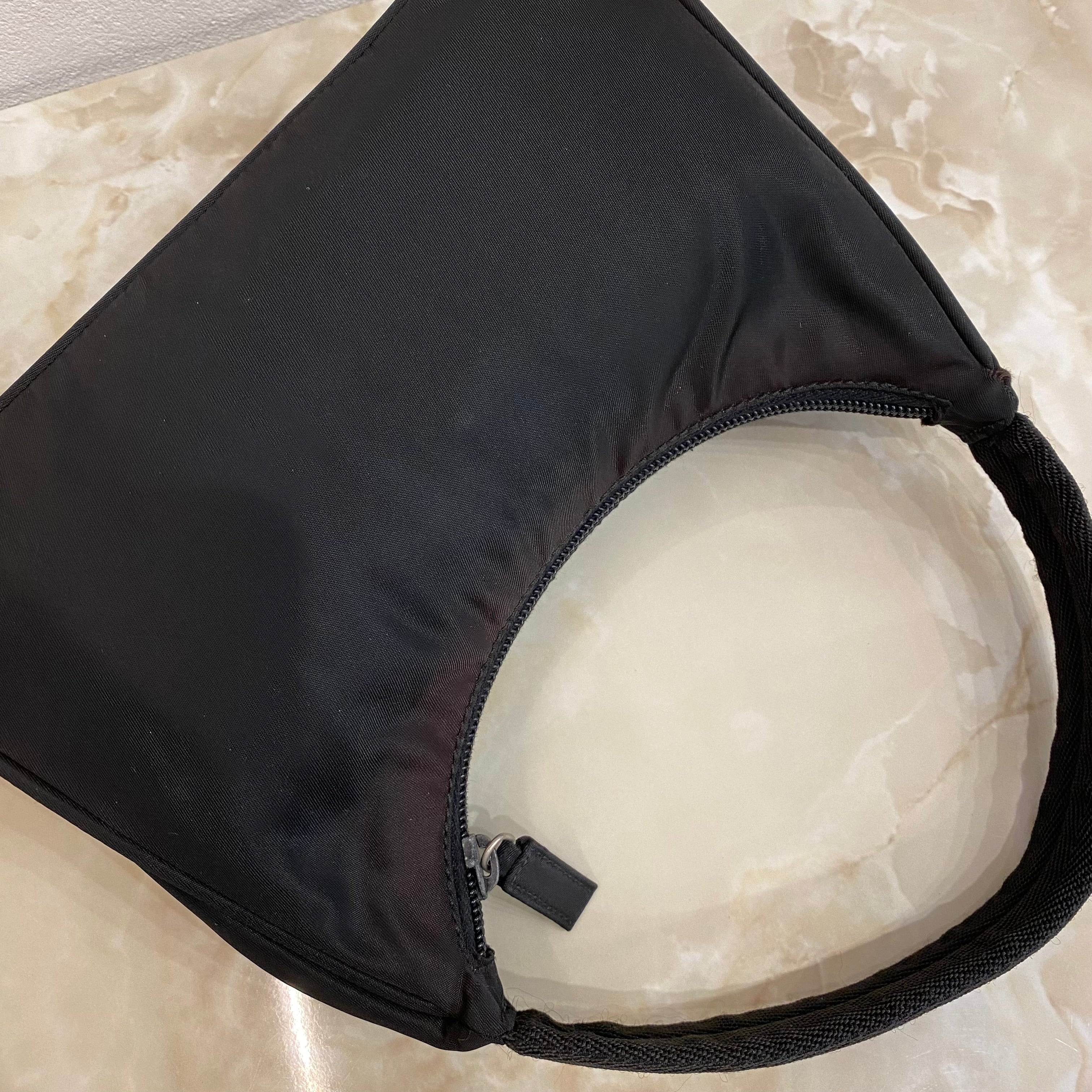 PRADA テスート ハンドバッグ