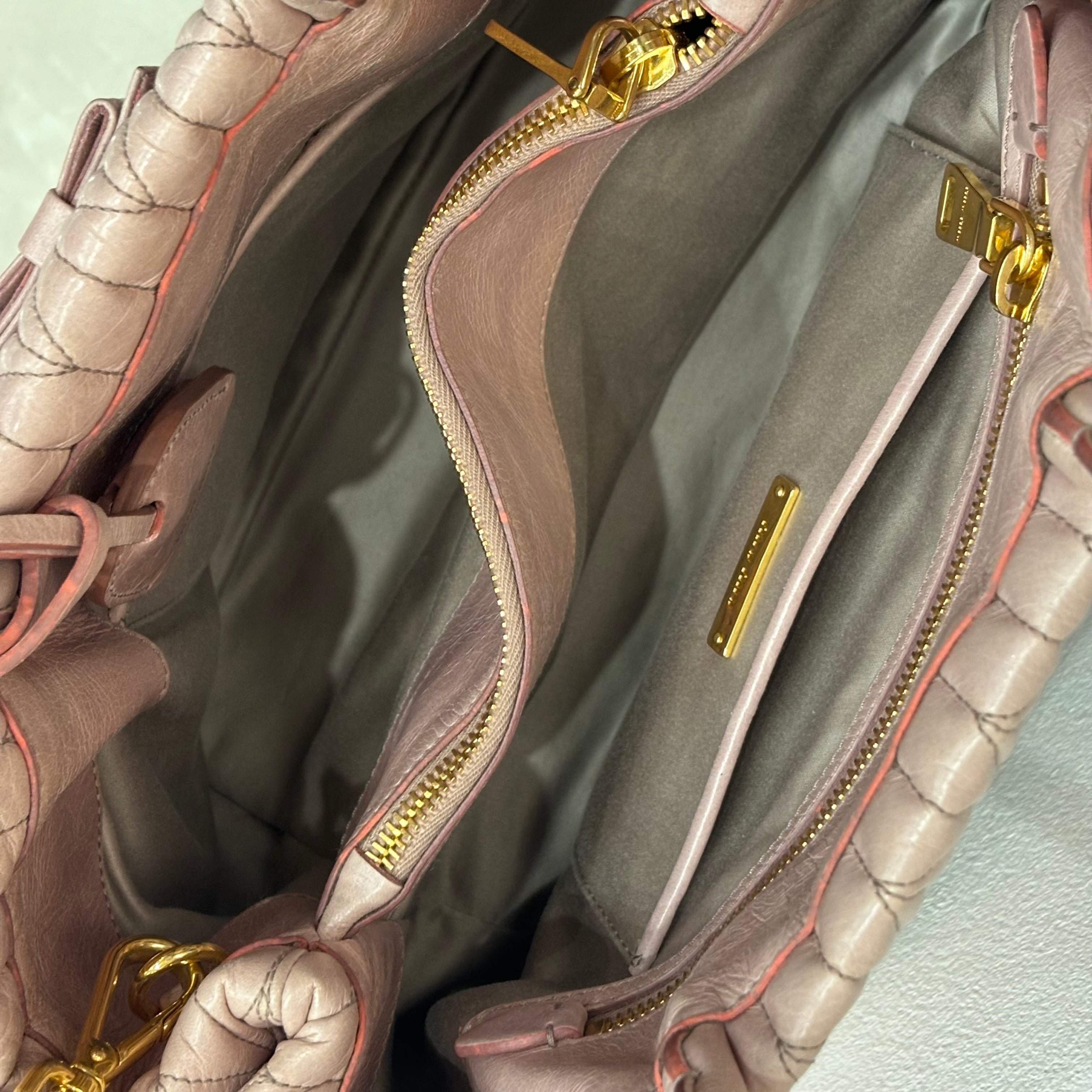 Miu Miu 2WAYバッグ