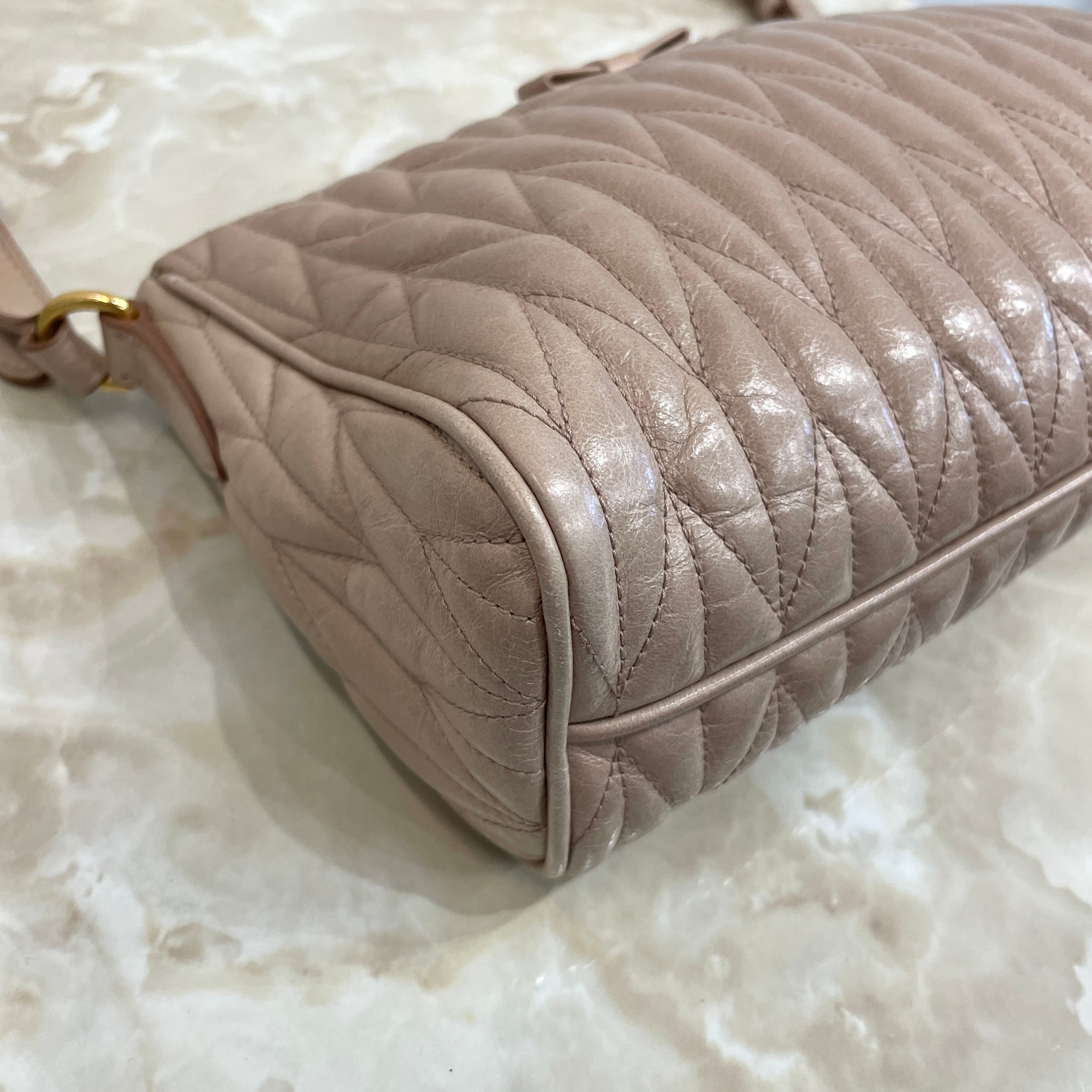 MiuMu ショルダーバッグ