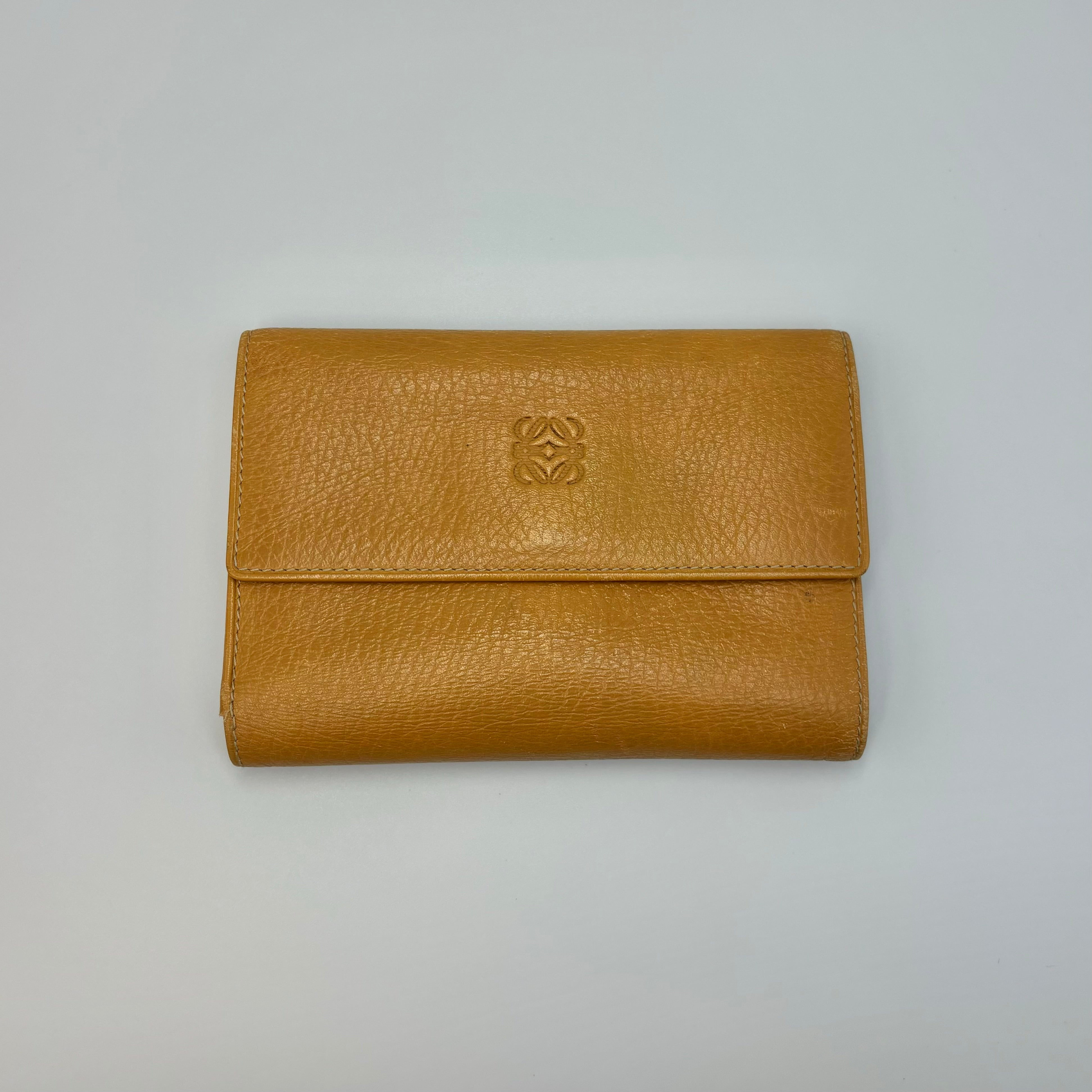 LOEWEロエベ アナグラム レザー 二つ折り財布