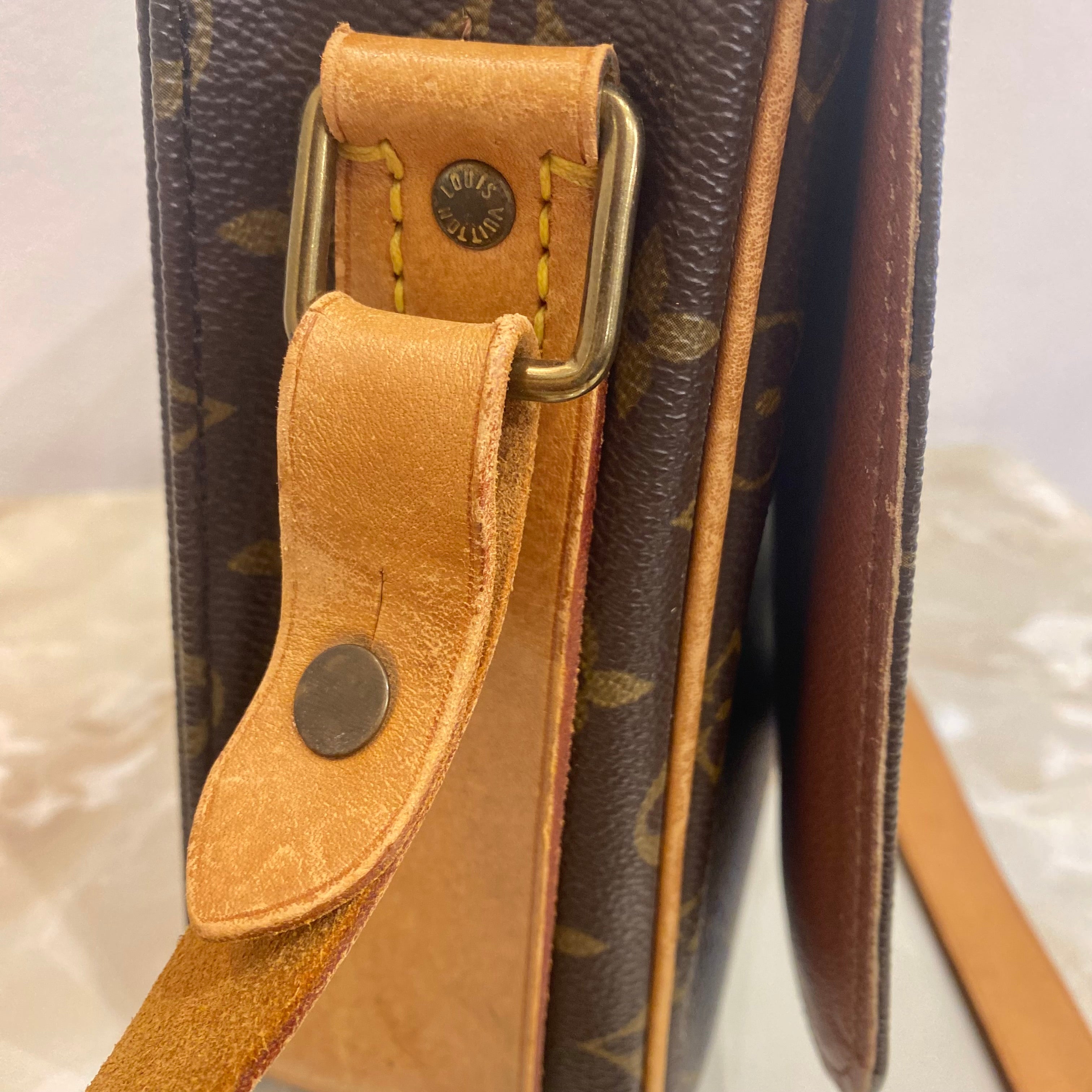 LOUIS VUITTON モノグラム カルトシエール