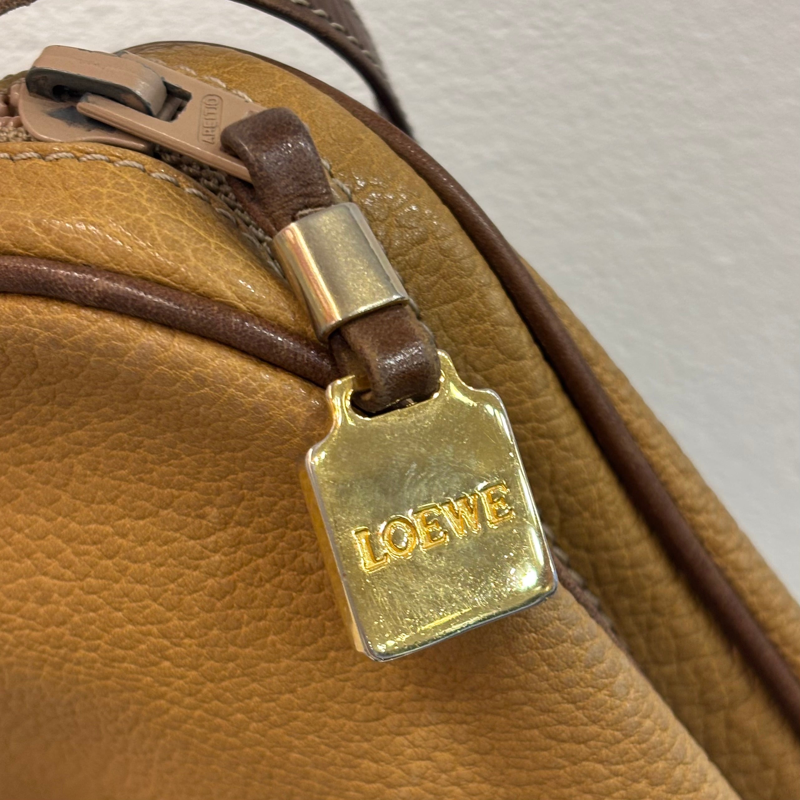 LOEWE ショルダーバッグ