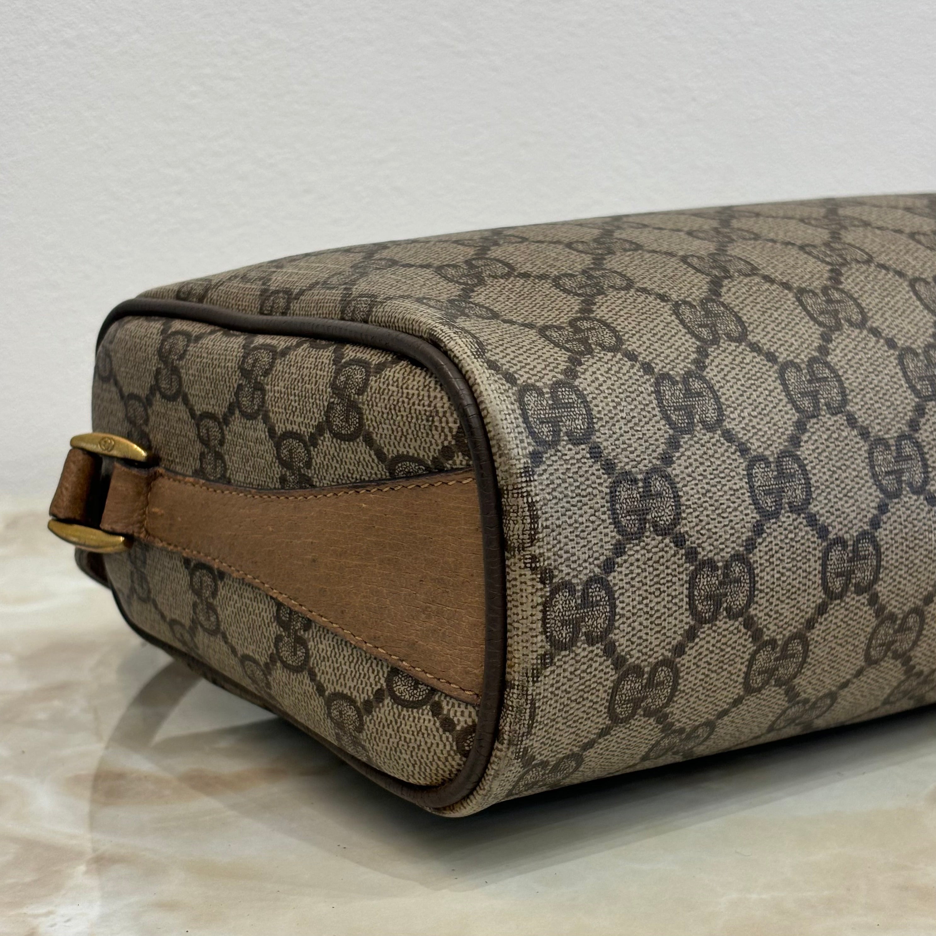 GUUCI ショルダーバッグ