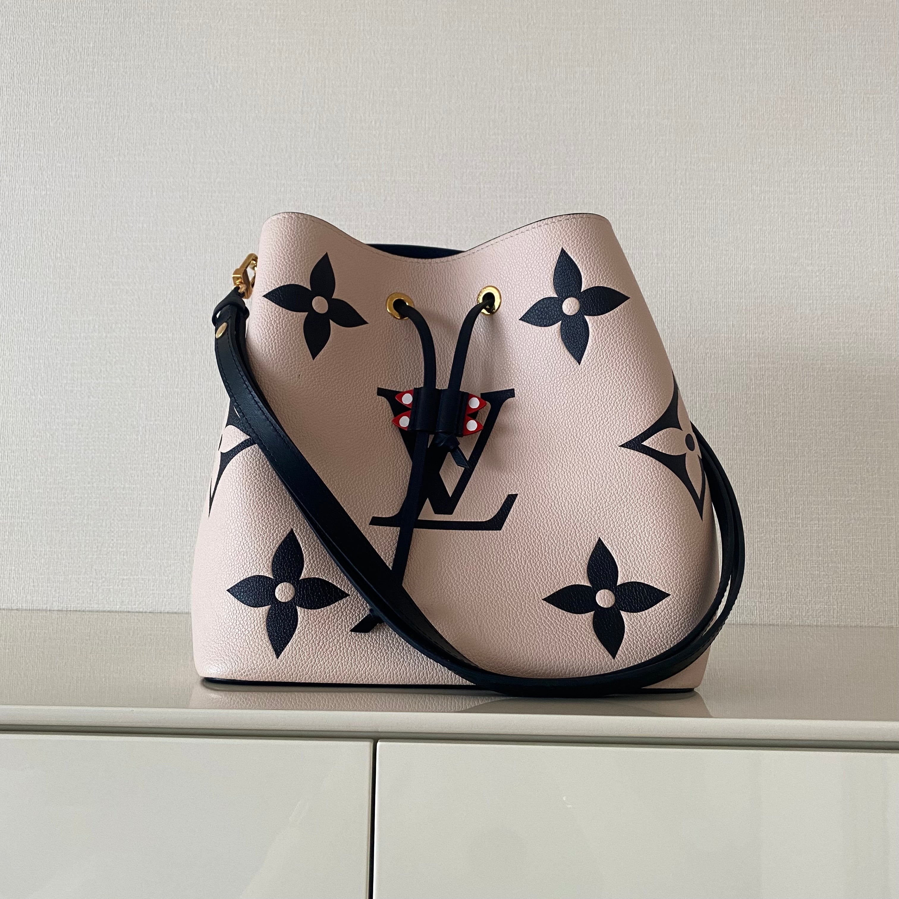 Louis Vuitton モノグラム ジャイアント ネオノエ