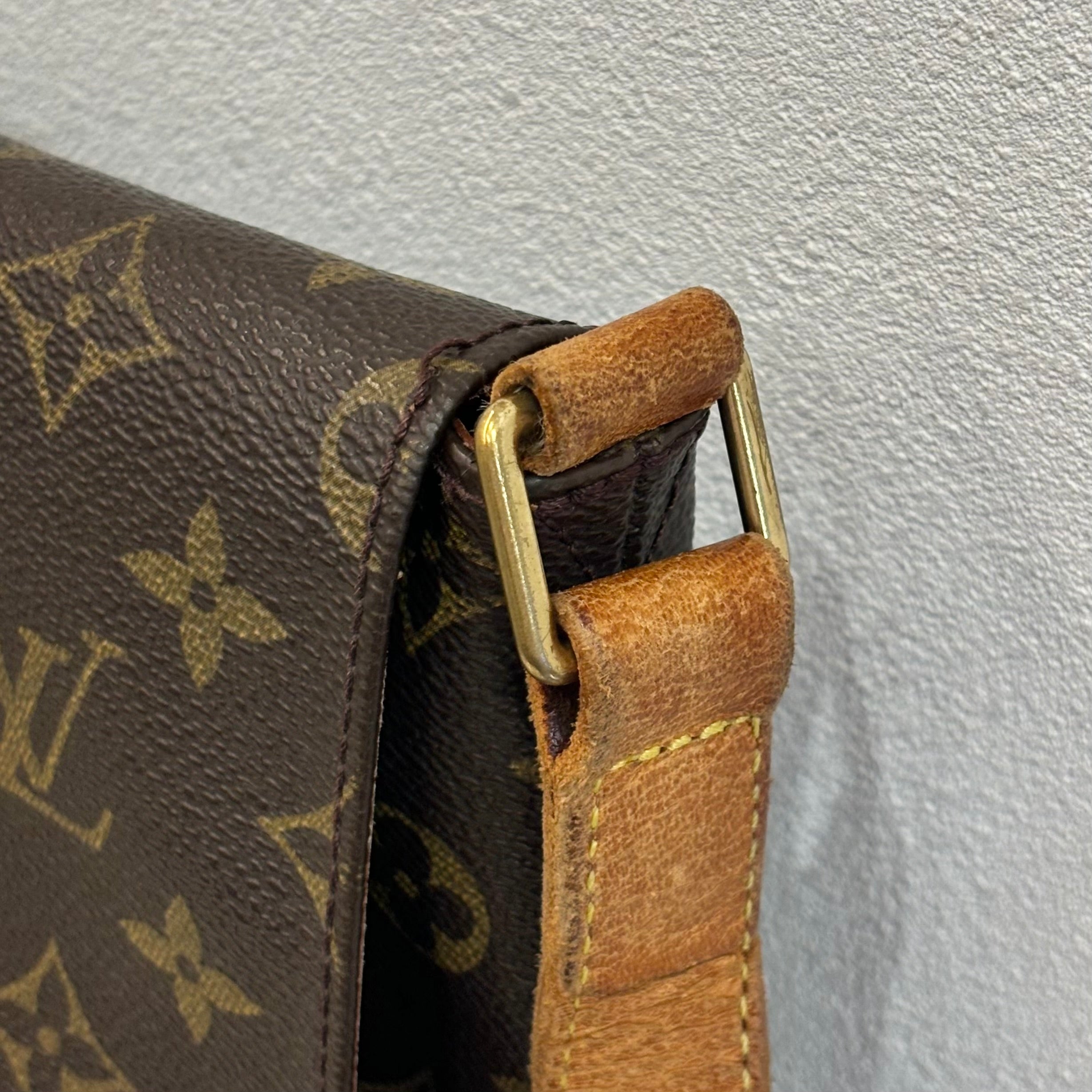 LOUIS VUITTON ショルダーバッグ