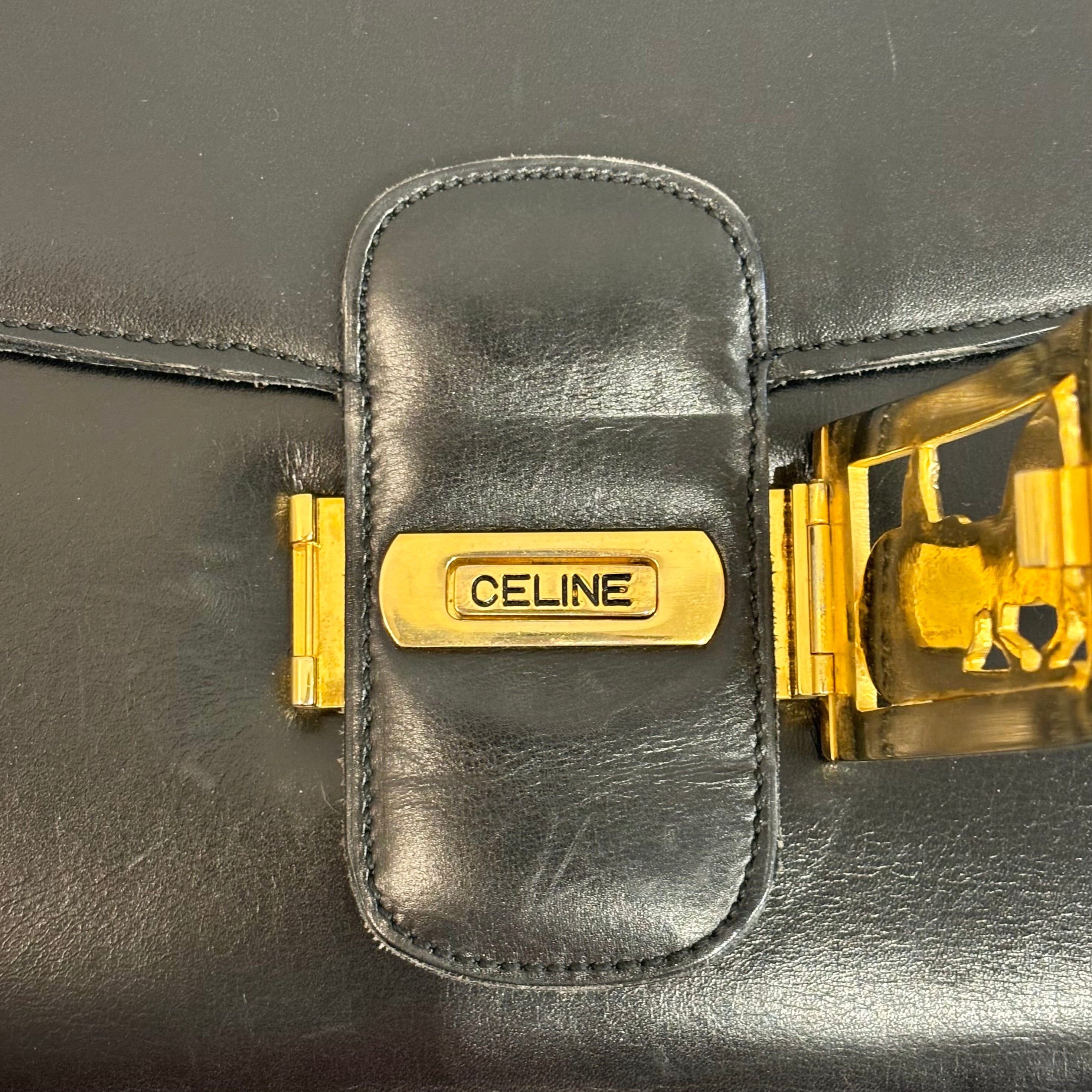 CELINE 馬車金具 レザーショルダーバッグ