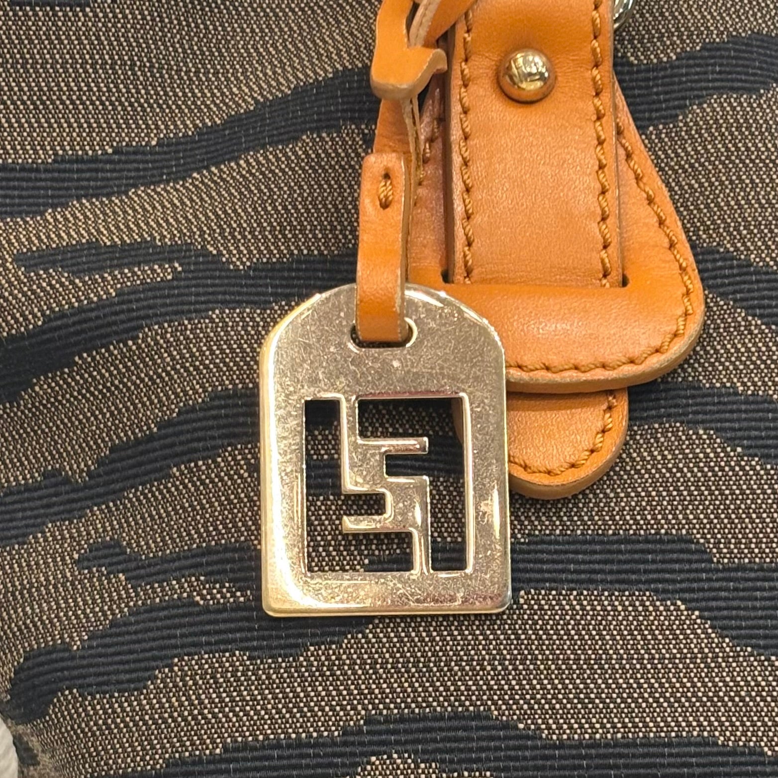 FENDI ハンドバッグ