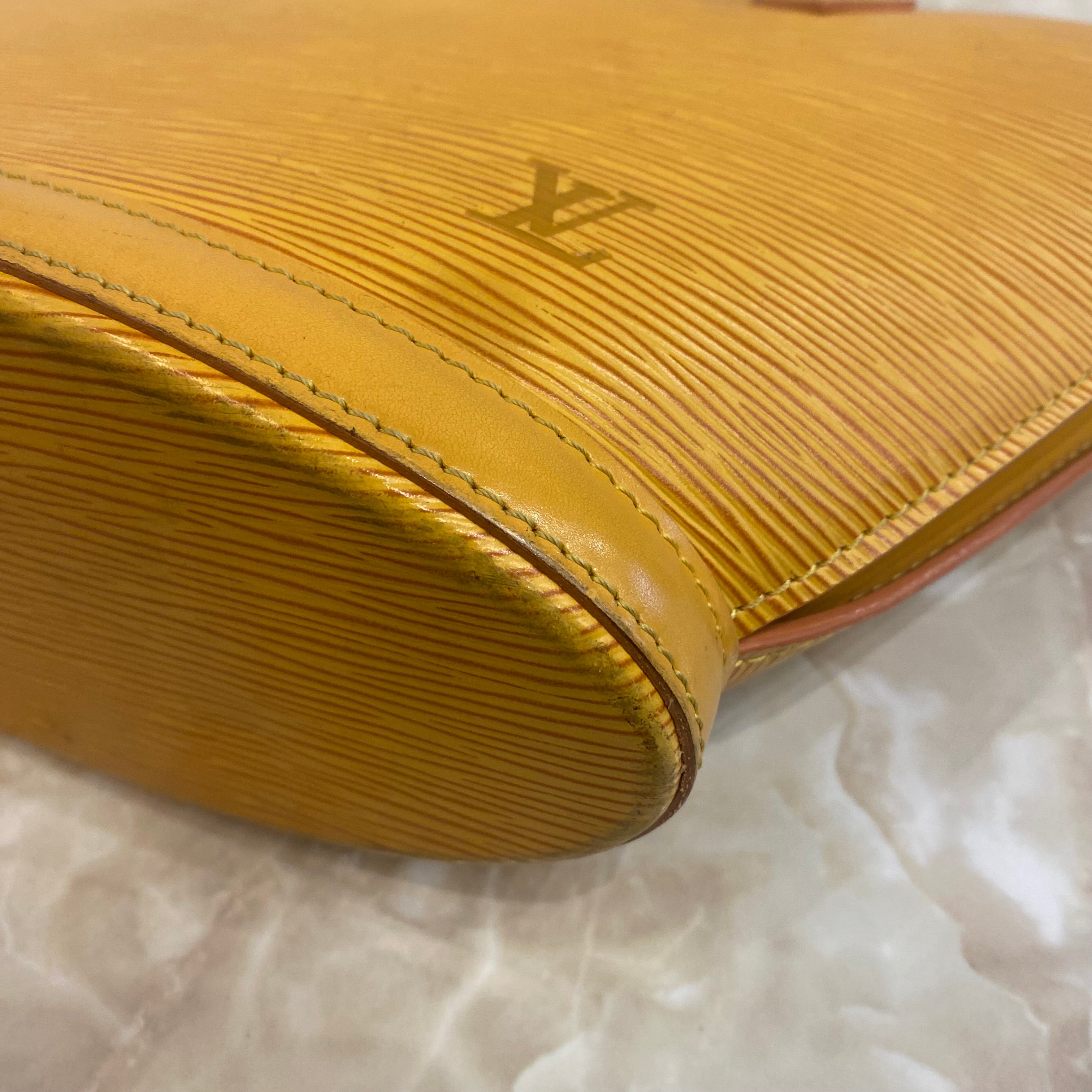 LOUIS VUITTON エピサンジャック ハンドバッグ