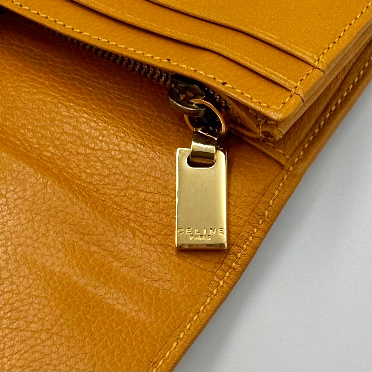 CELINE サークルロゴ レザー ミニウォレット