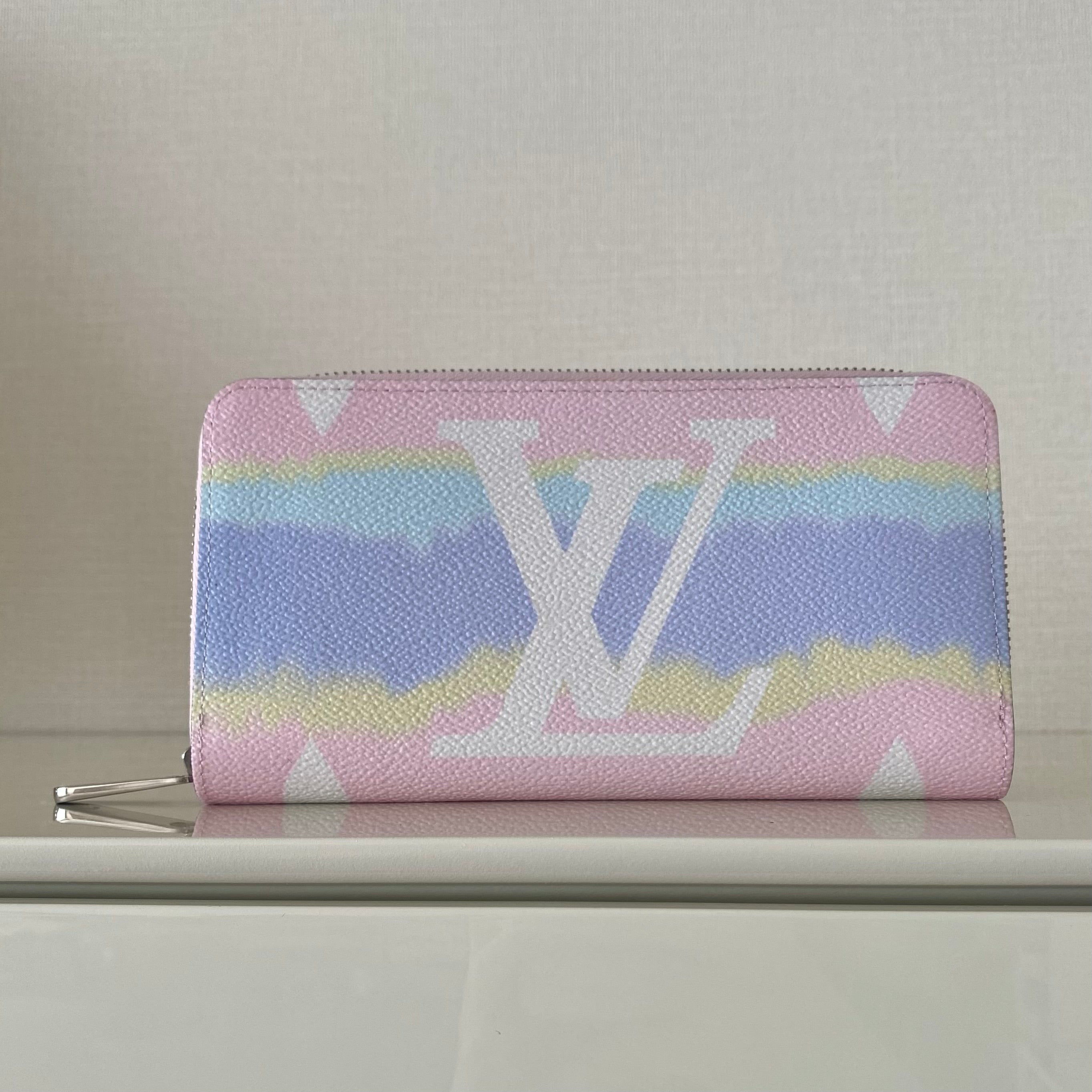 Louis Vuitton モノグラム エスカル ジッピーウォレット