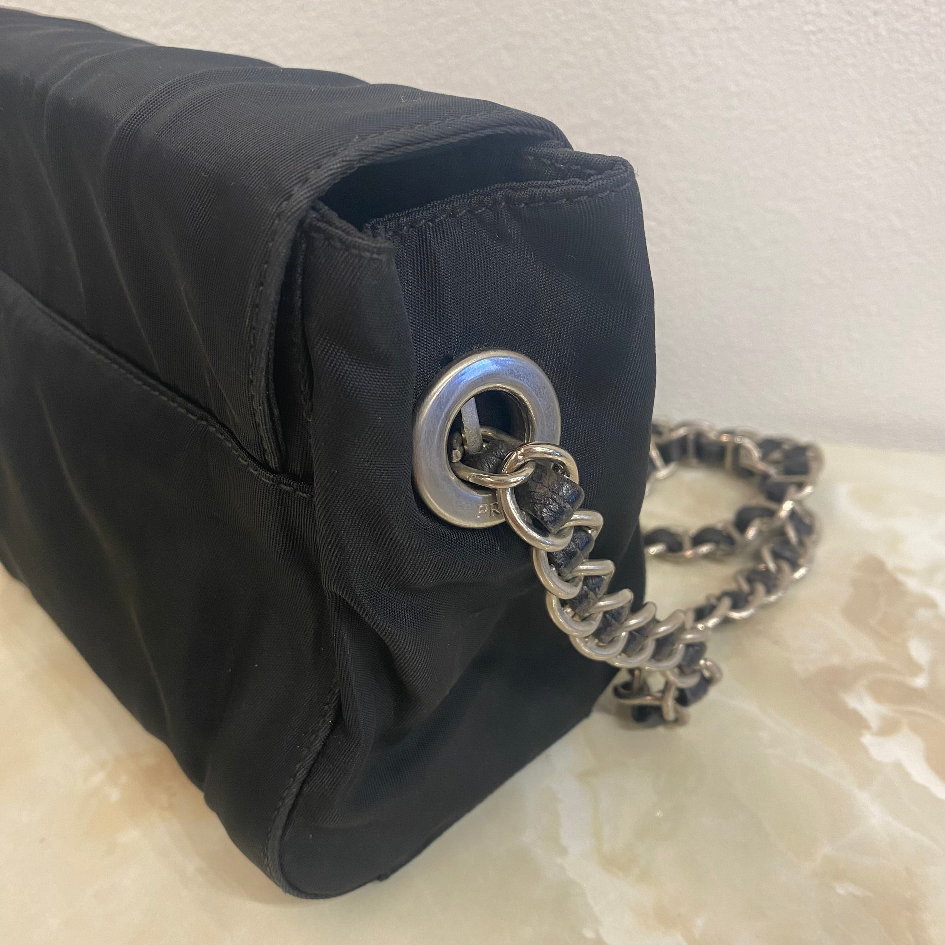 PRADA テスート ショルダーバッグ