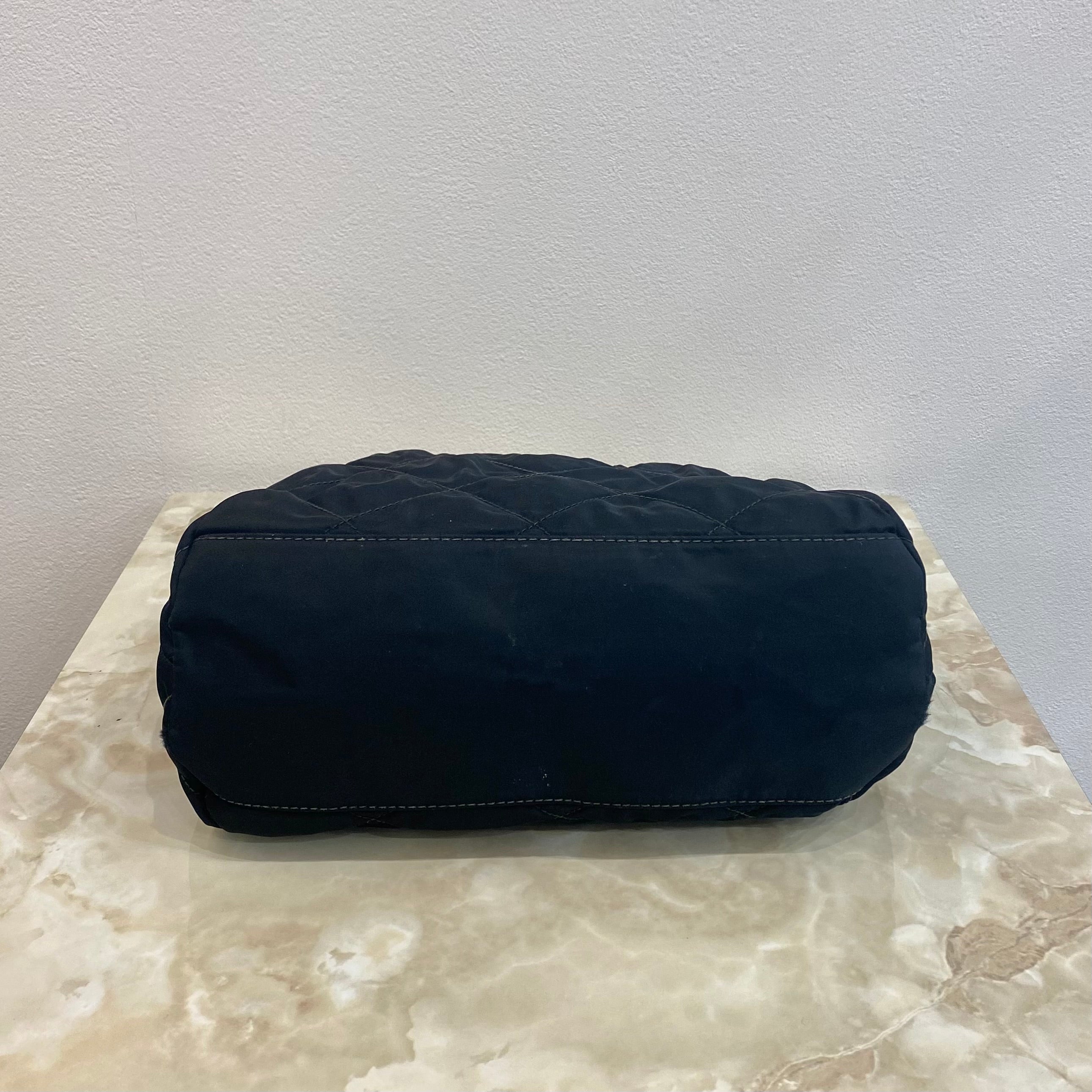 PRADA チェーンショルダーバッグ