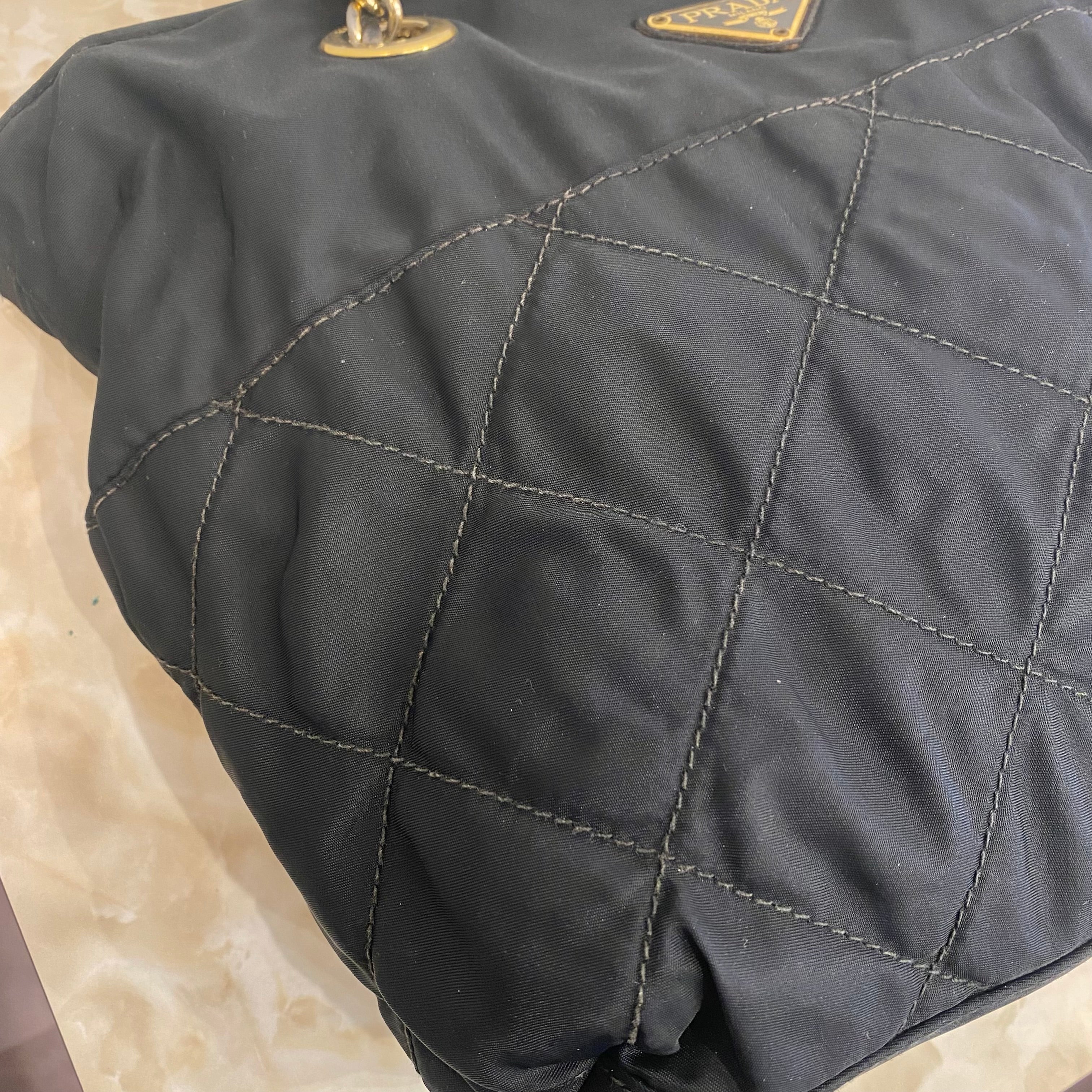 PRADA チェーンショルダーバッグ