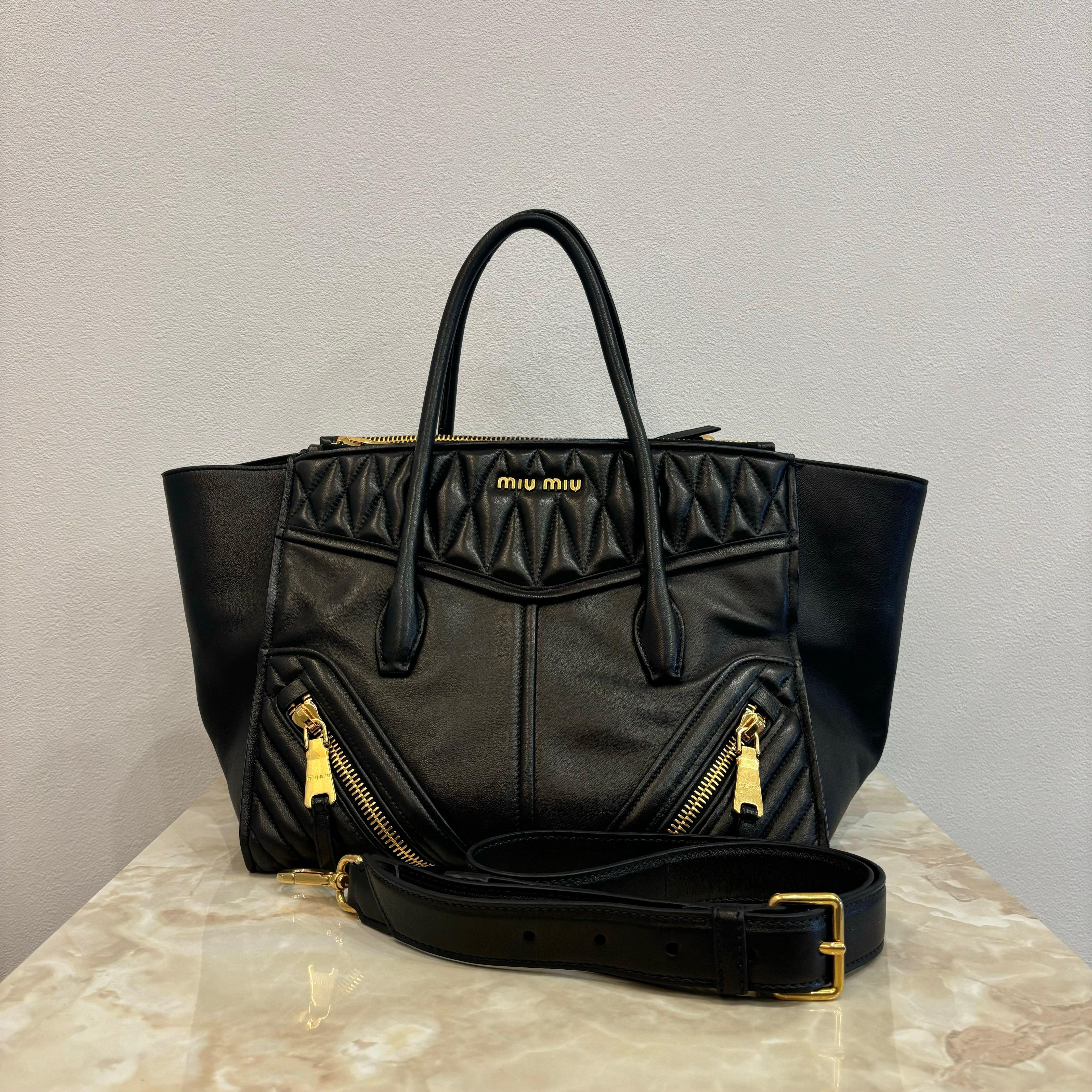 miumiu 2wayハンドバッグ