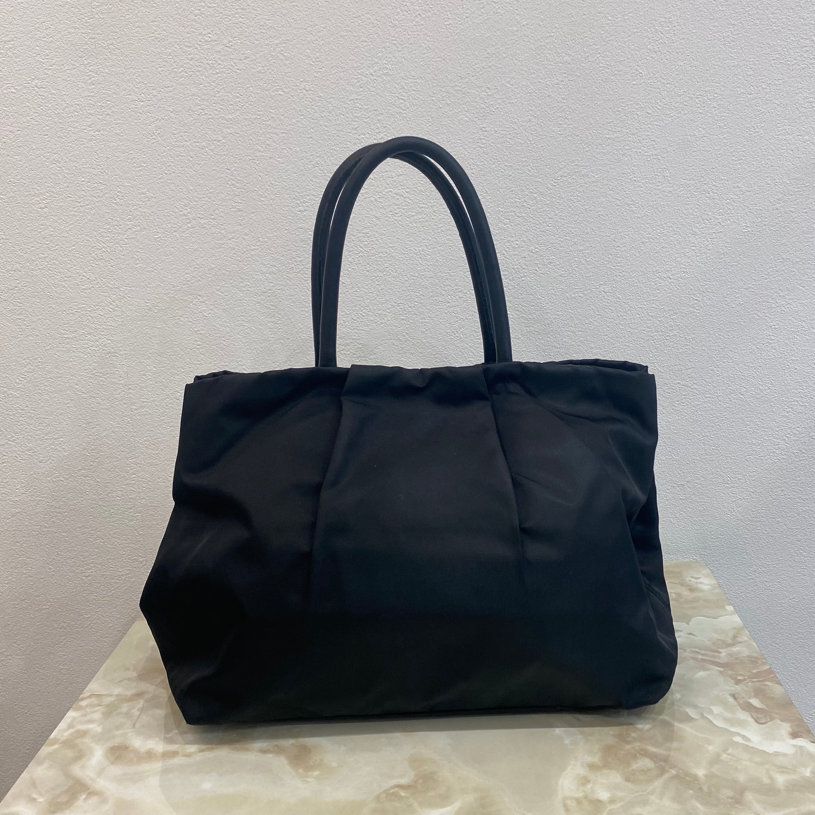 PRADA ハンドバッグ