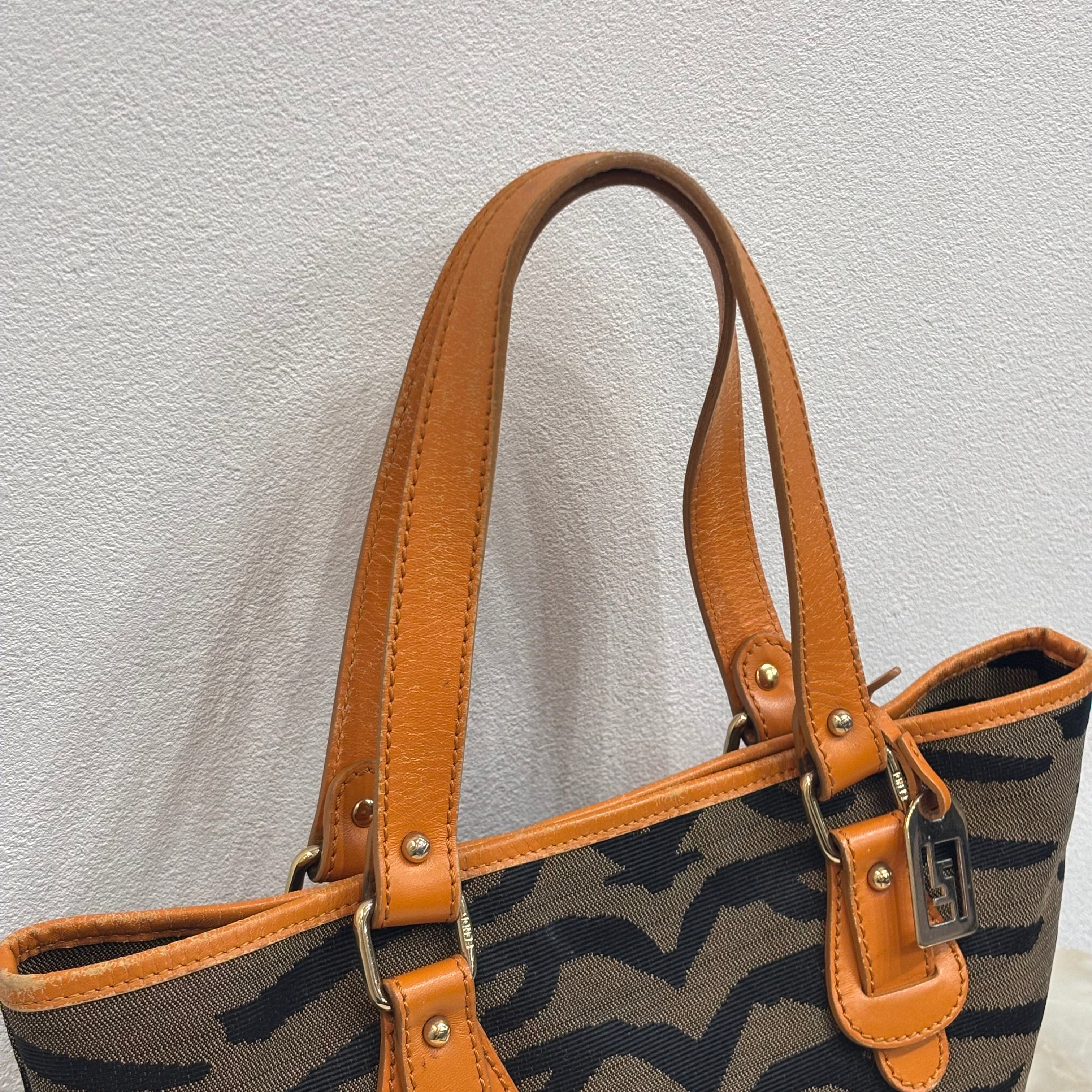 FENDI ハンドバッグ