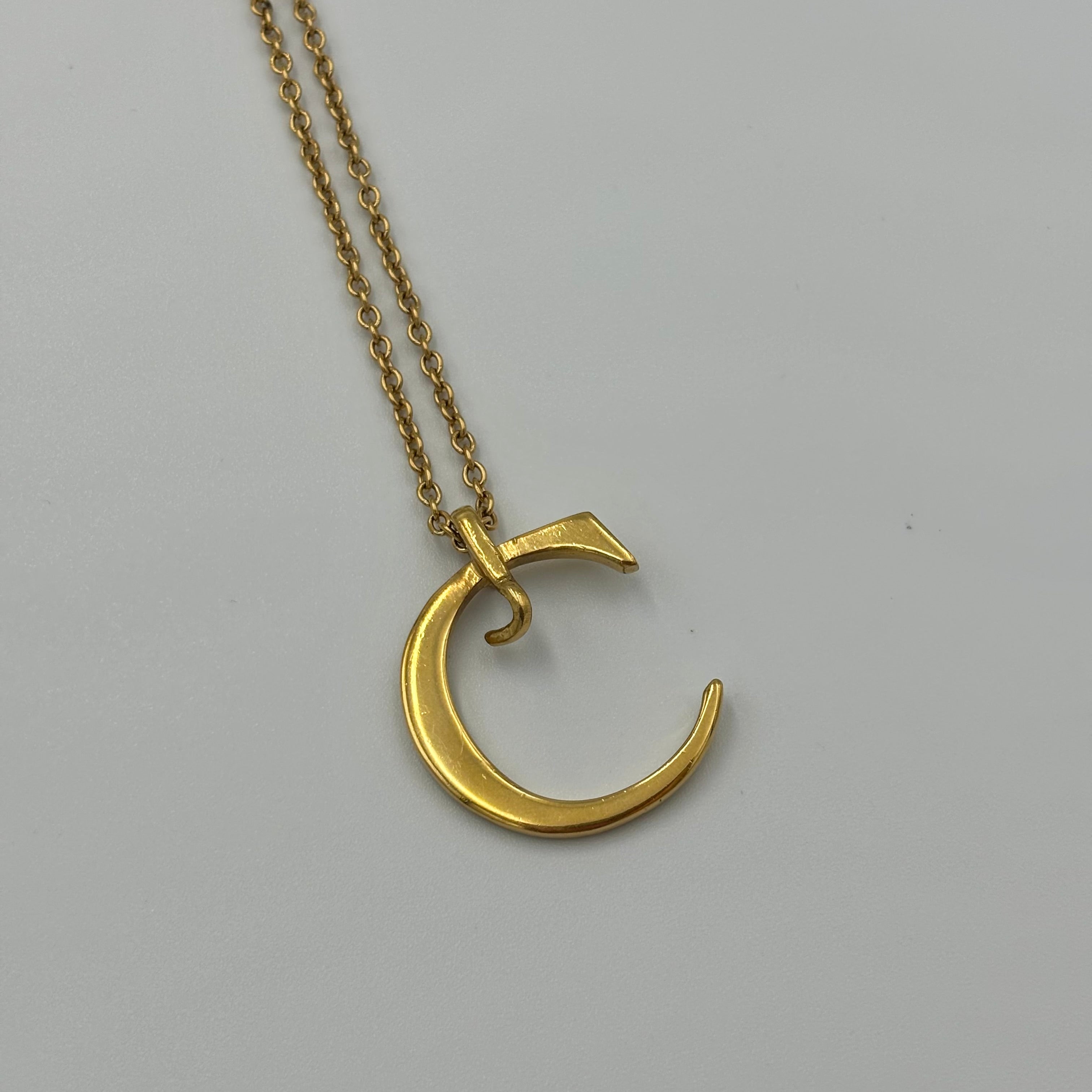 Dior イニシャル C ネックレス GP