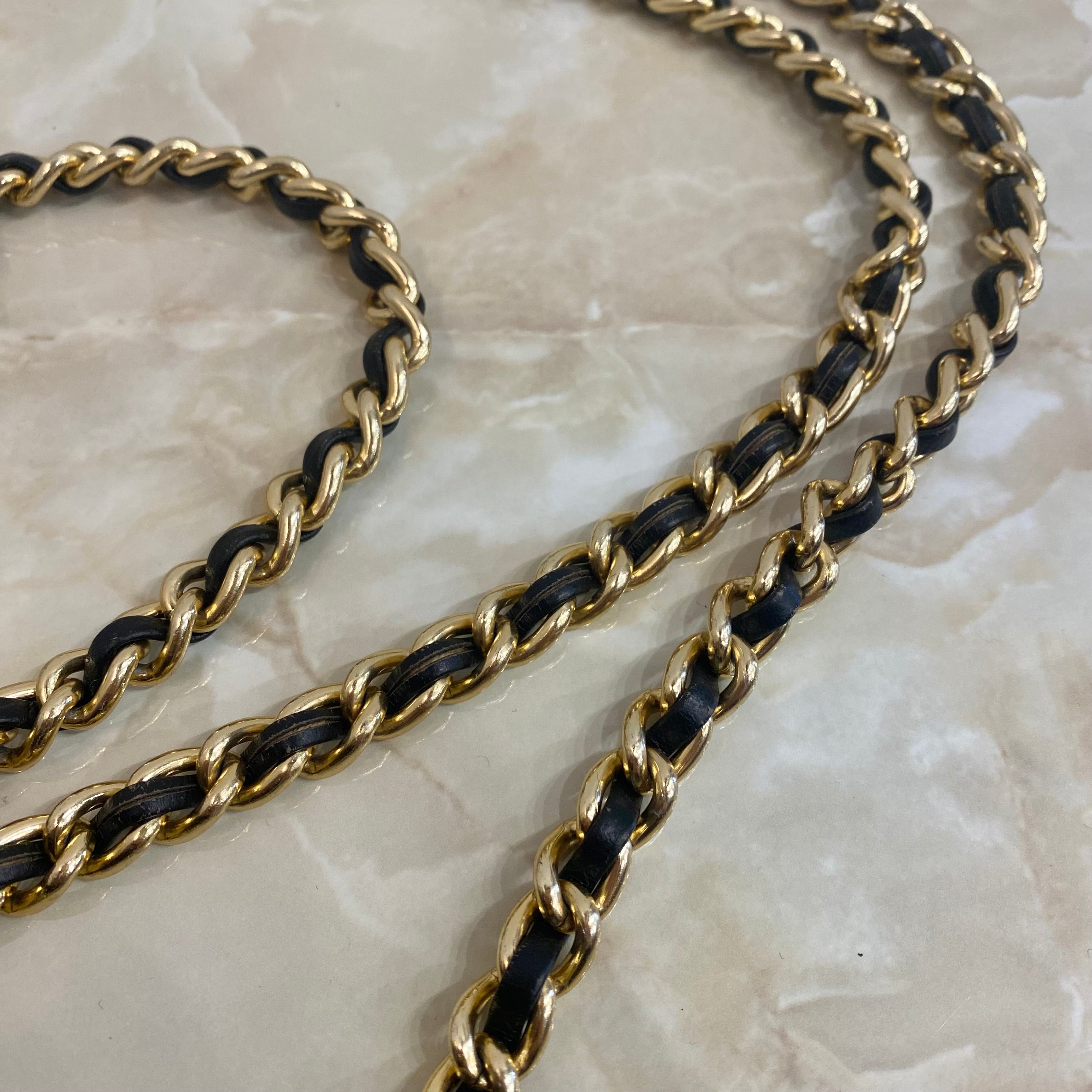 PRADA チェーンショルダーバッグ