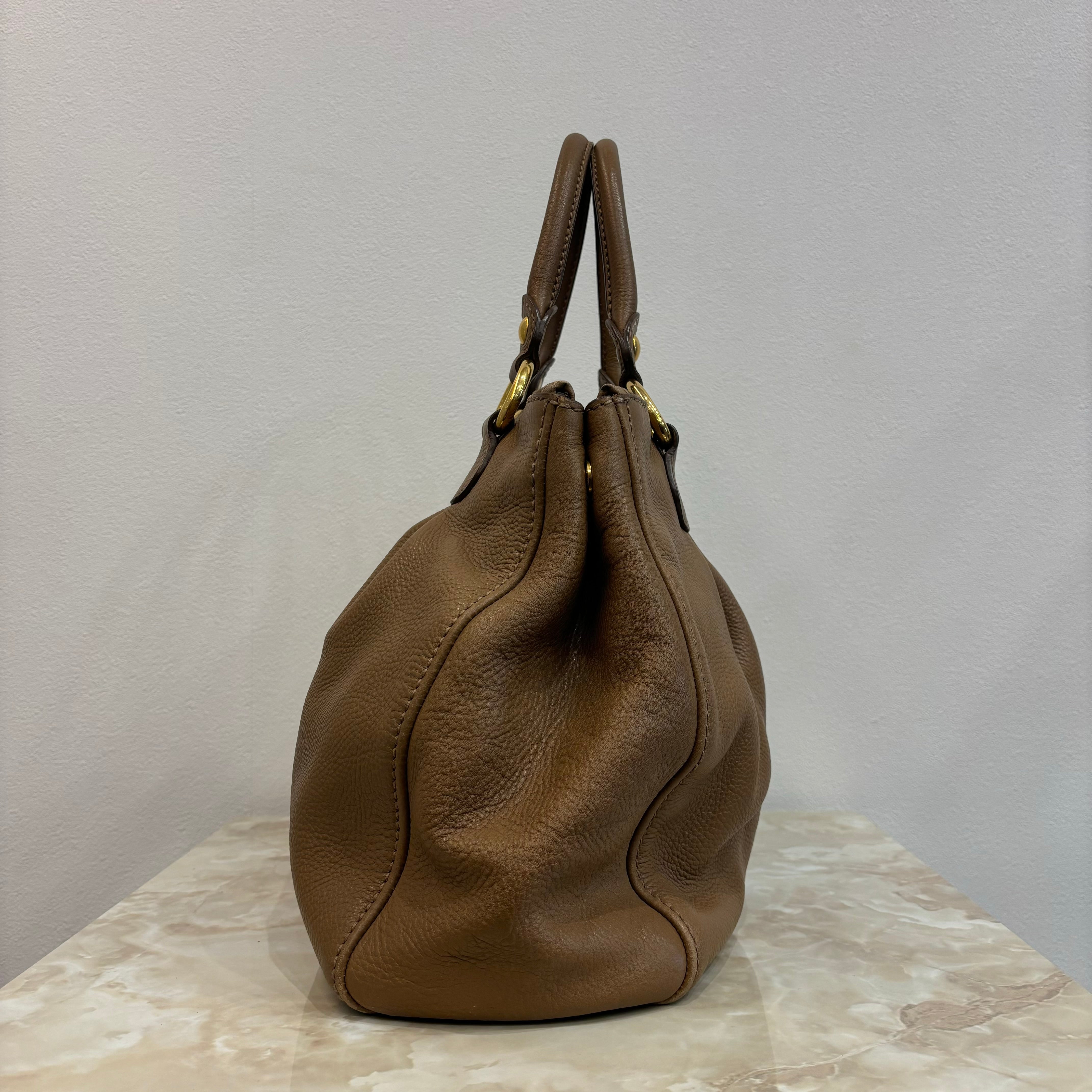 miumiu 2wayハンドバッグ