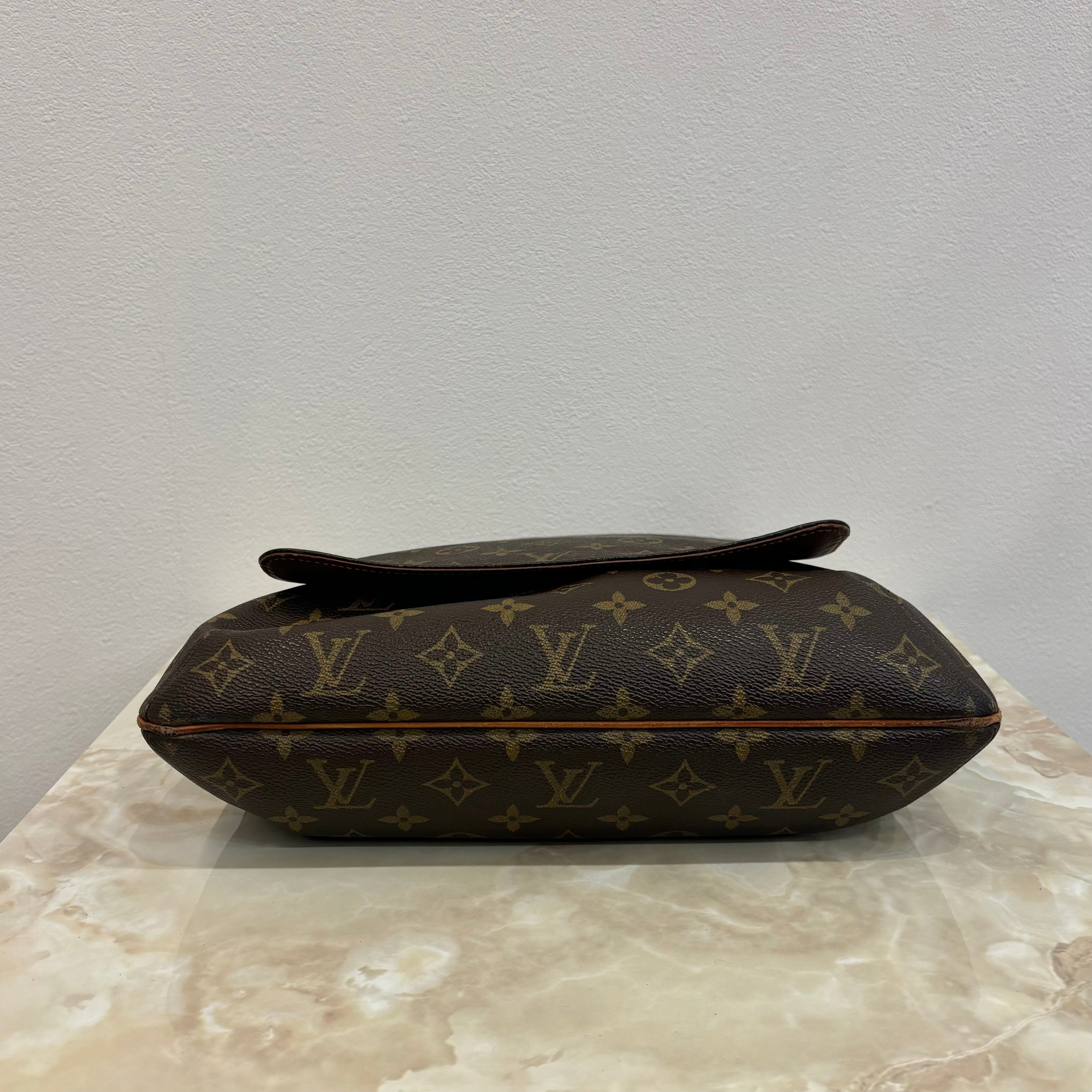LOUIS VUITTON ショルダーバッグ