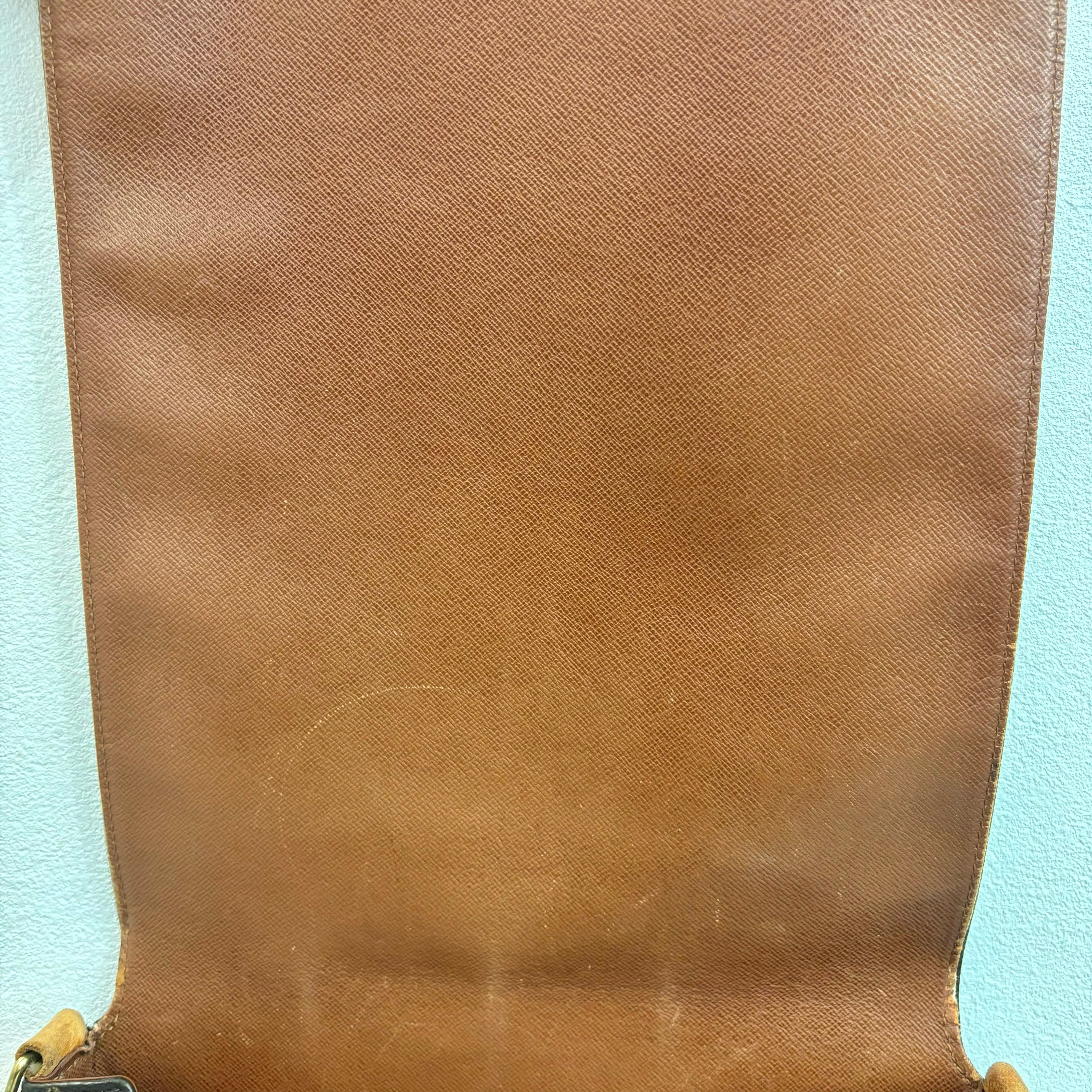 LOUIS VUITTON ショルダーバッグ