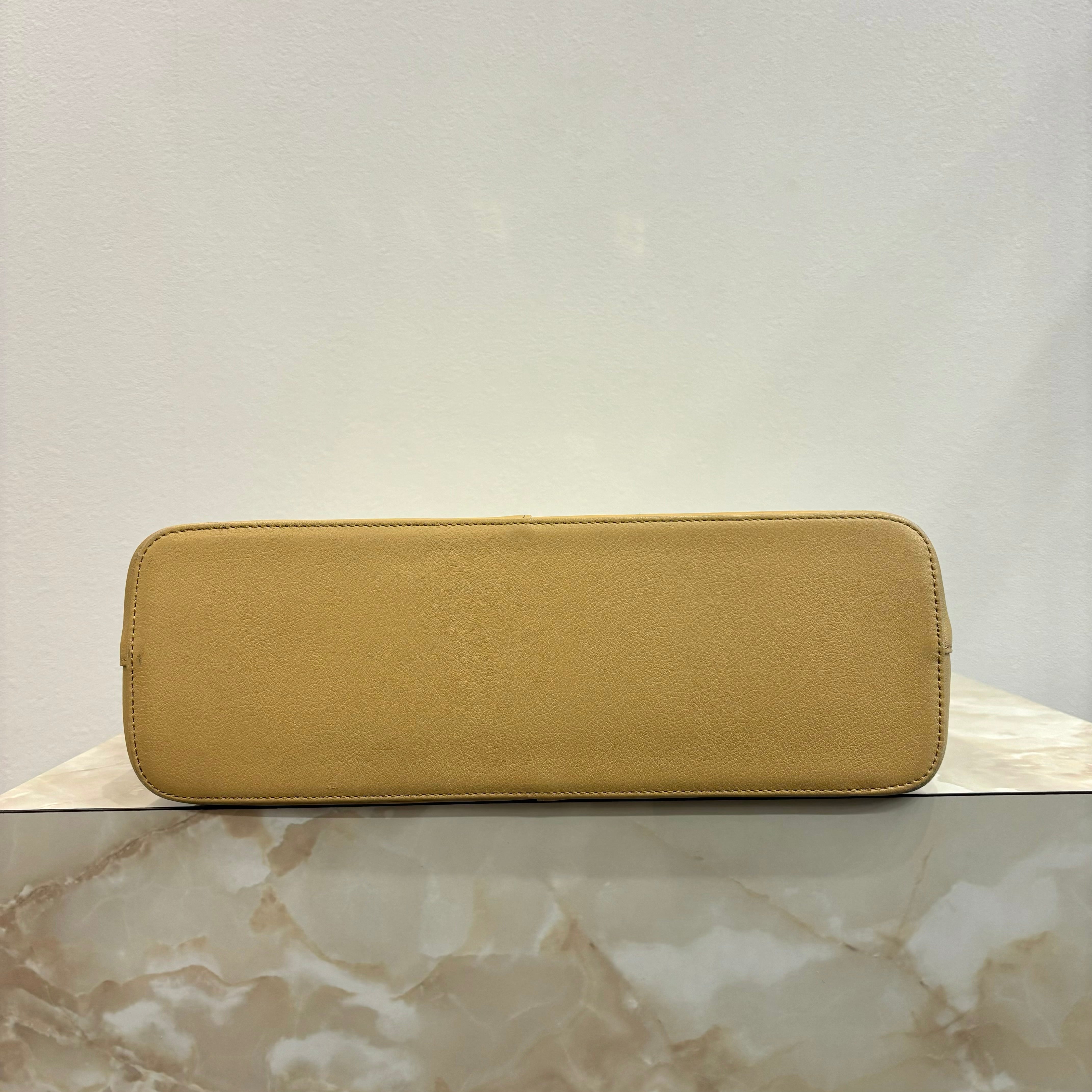 BURBERRY トートバッグ