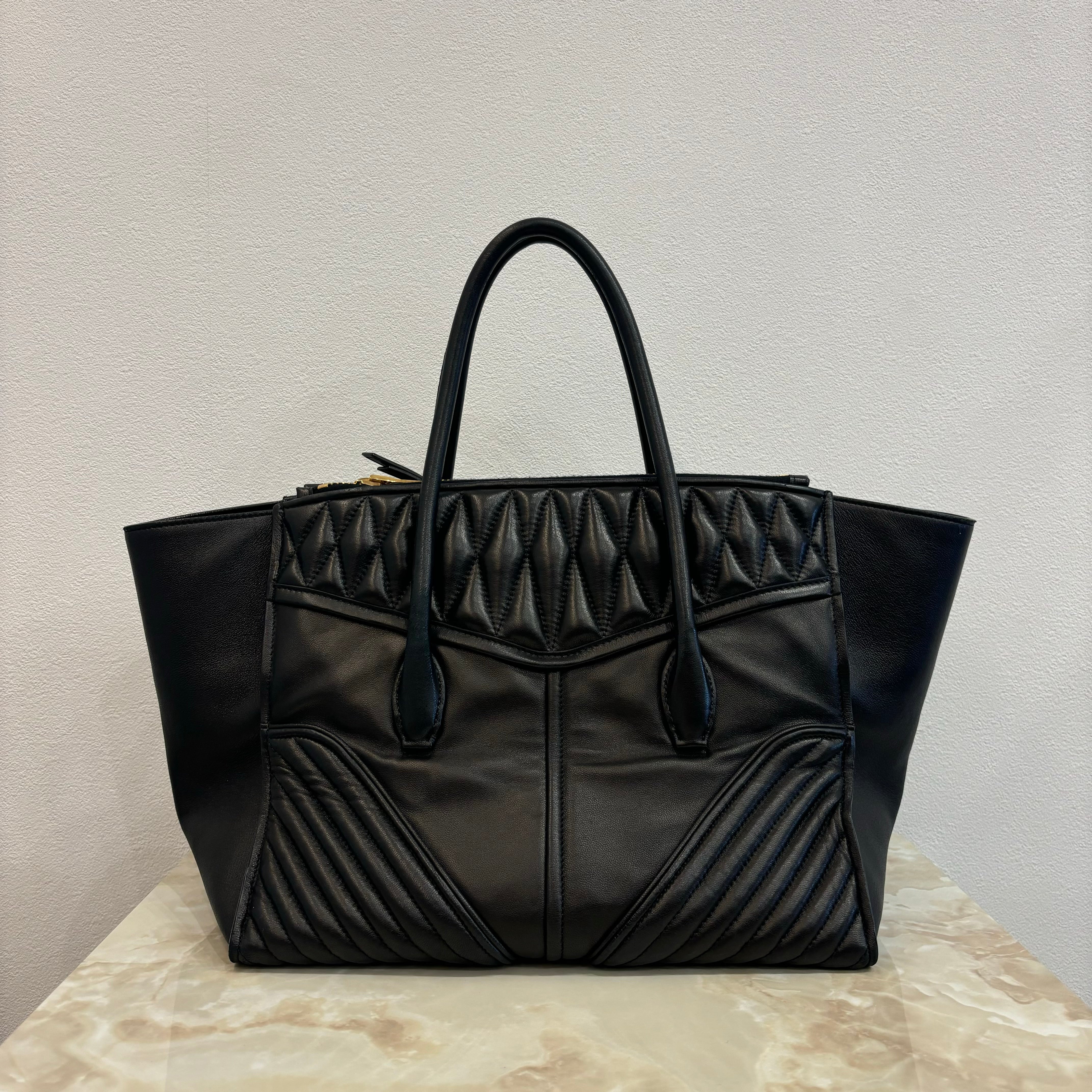 miumiu 2wayハンドバッグ