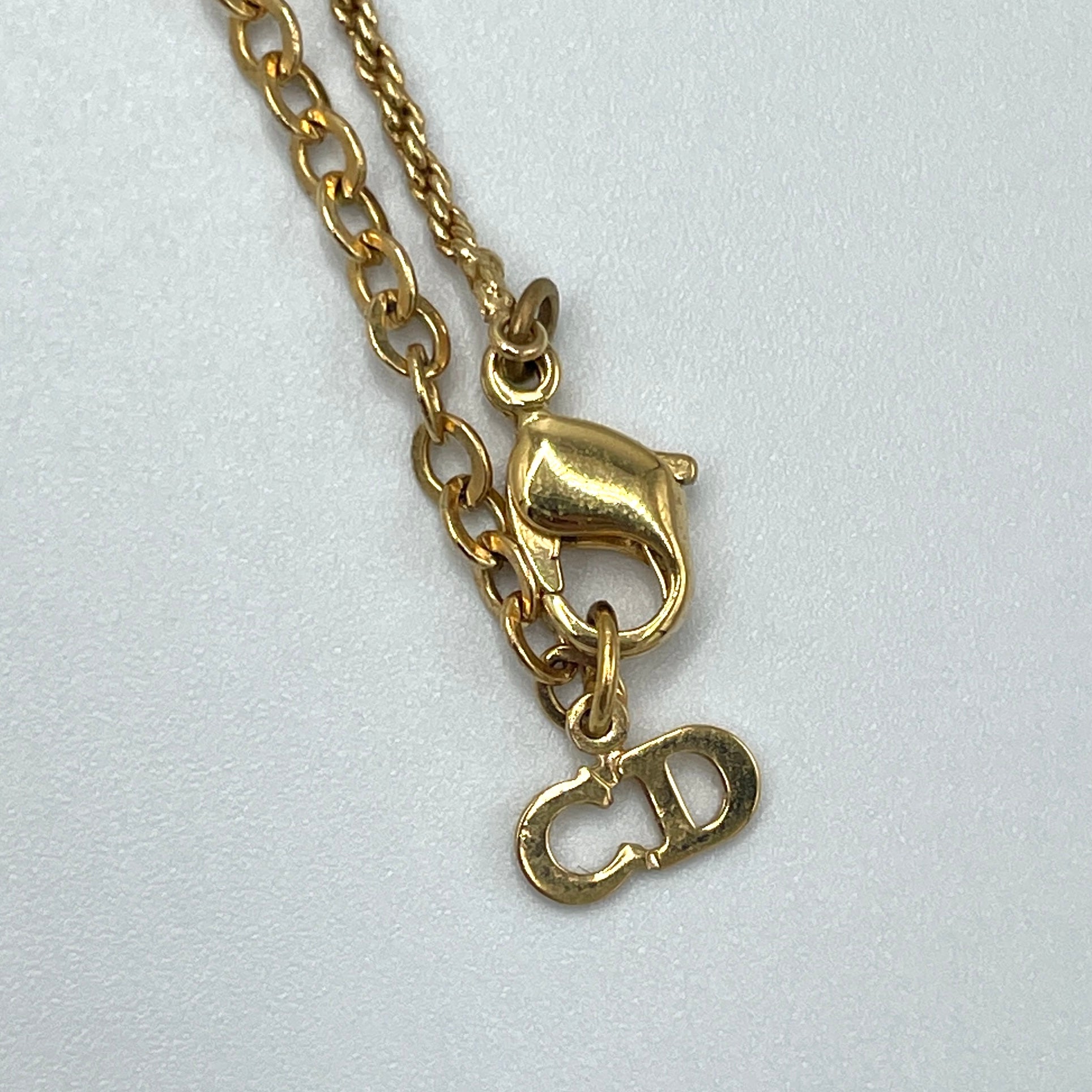 Dior CDロゴ ラインストーン ひし形 ネックレス