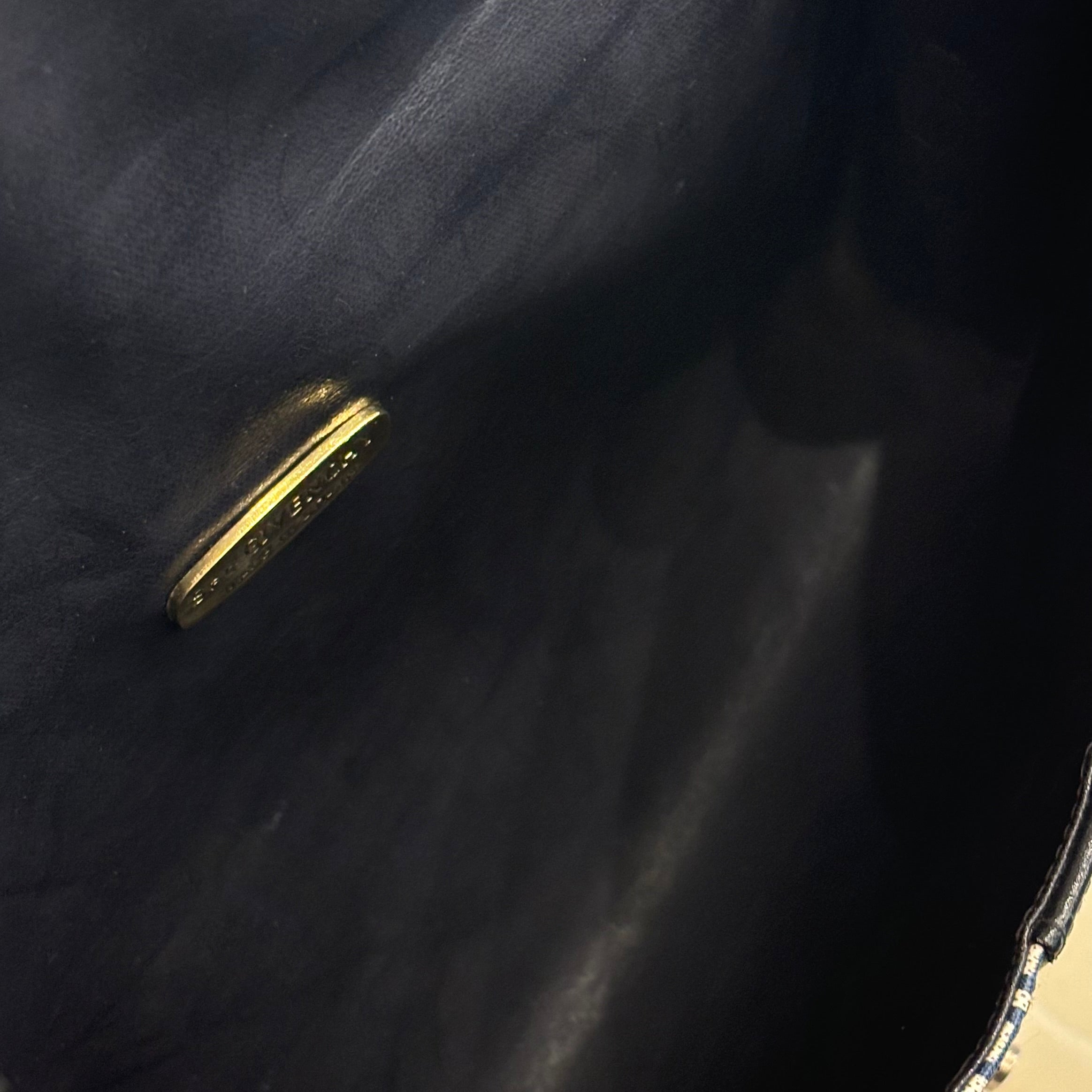 GIVENCHYショルダーバッグ