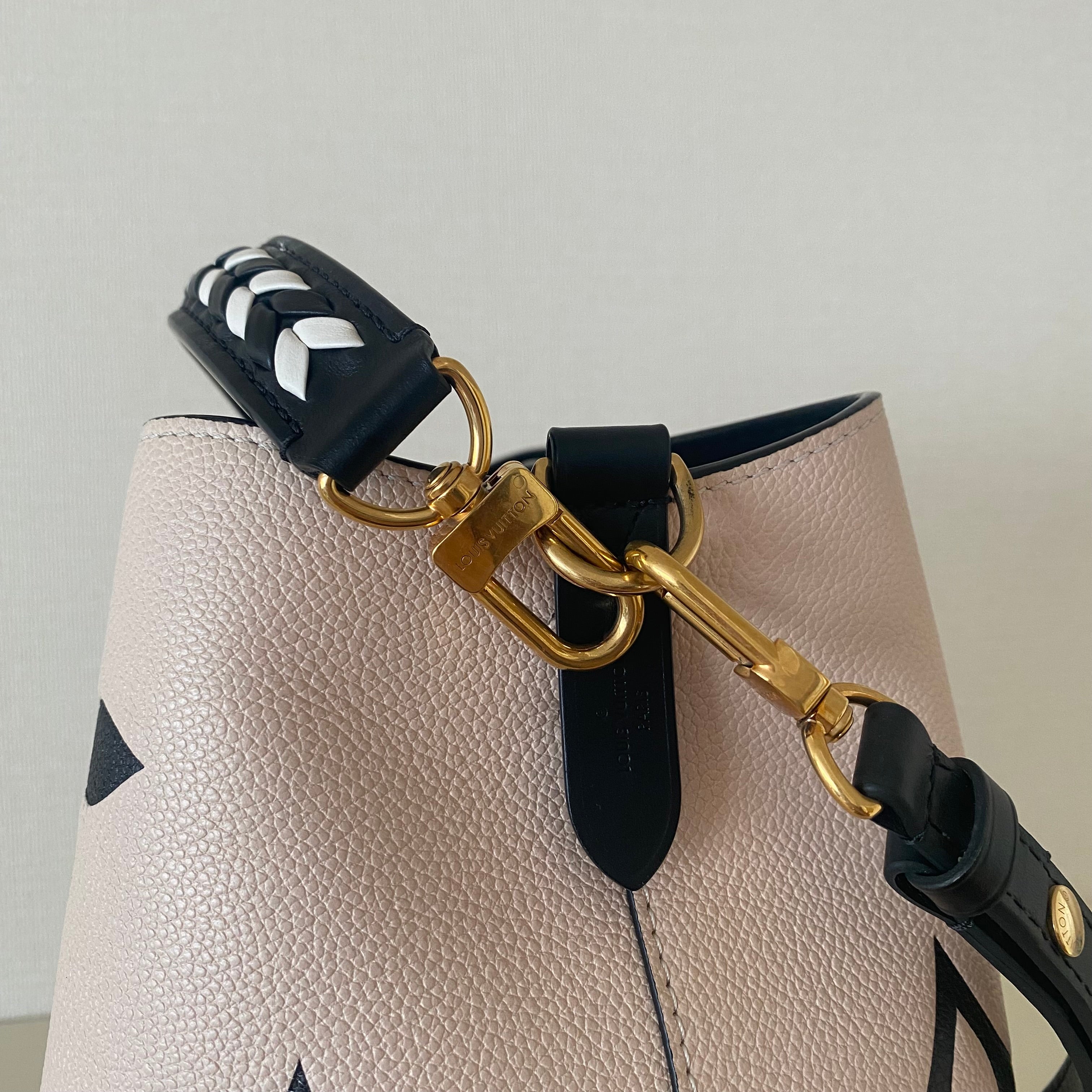 Louis Vuitton モノグラム ジャイアント ネオノエ