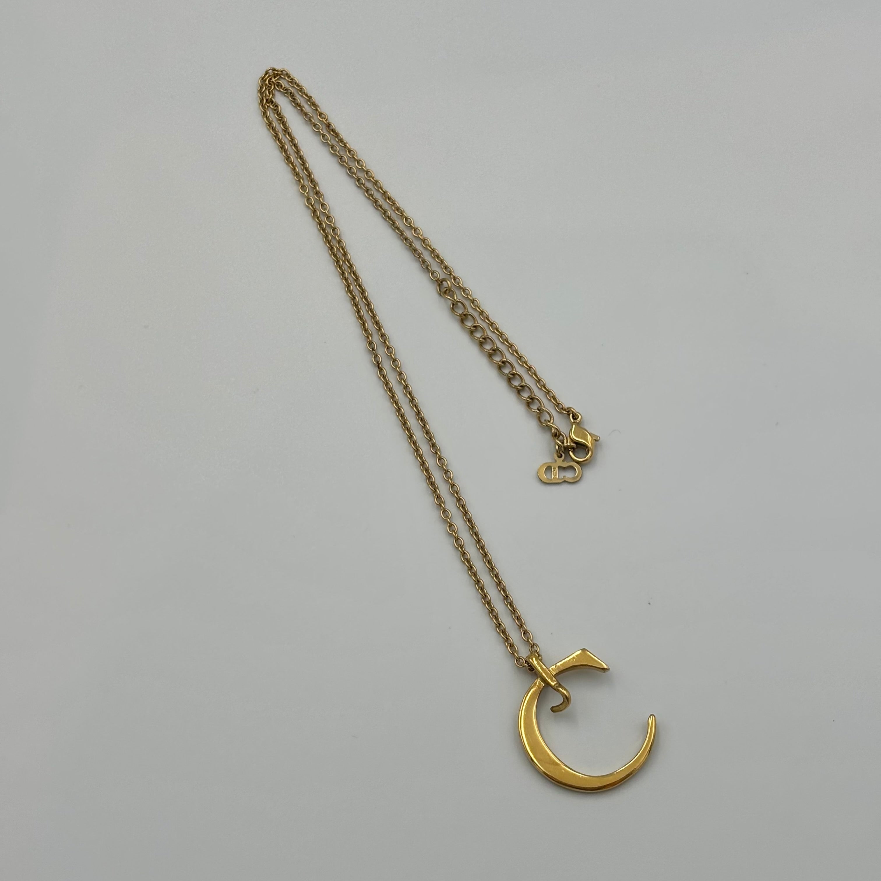 Dior イニシャル C ネックレス GP