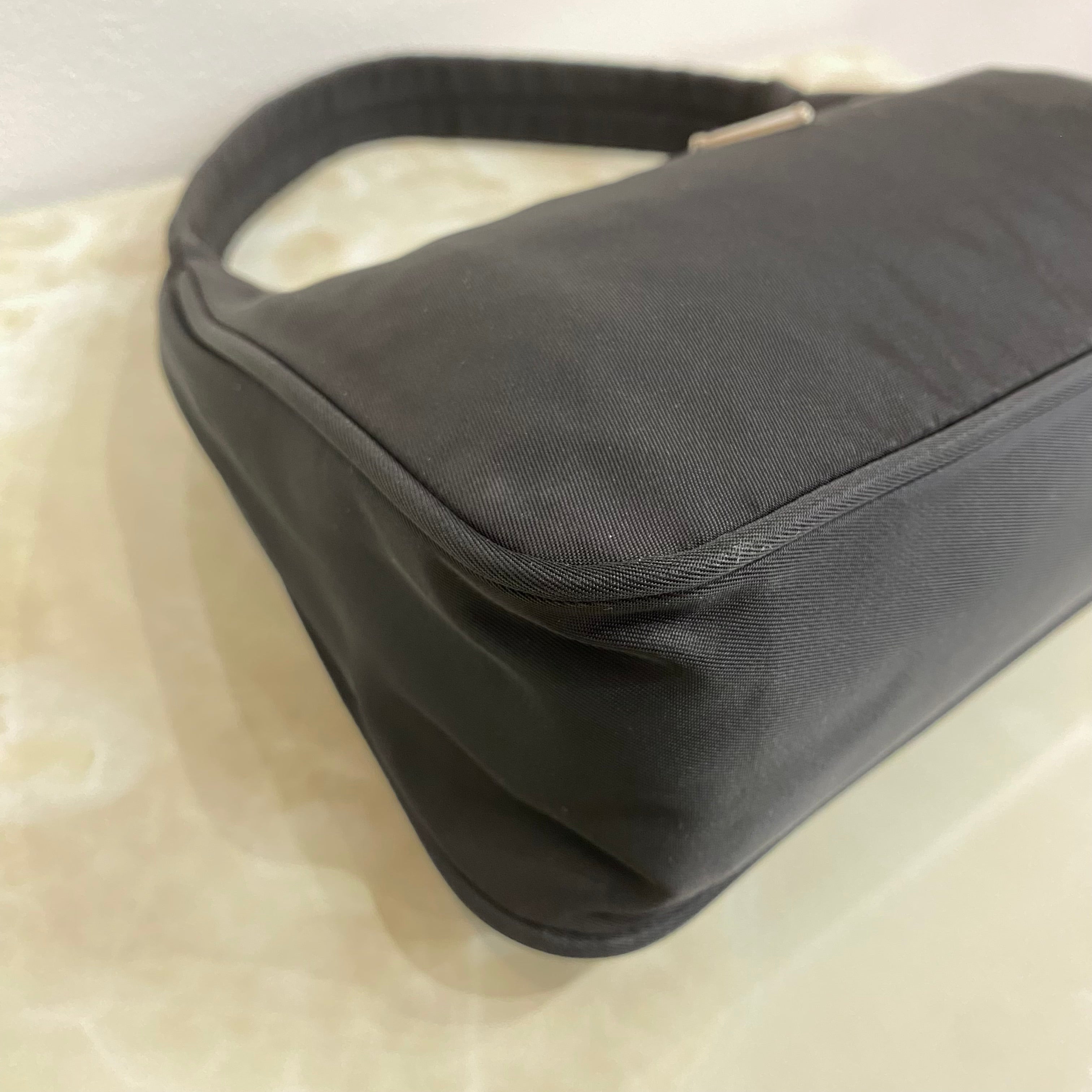 PRADA テスート ハンドバッグ