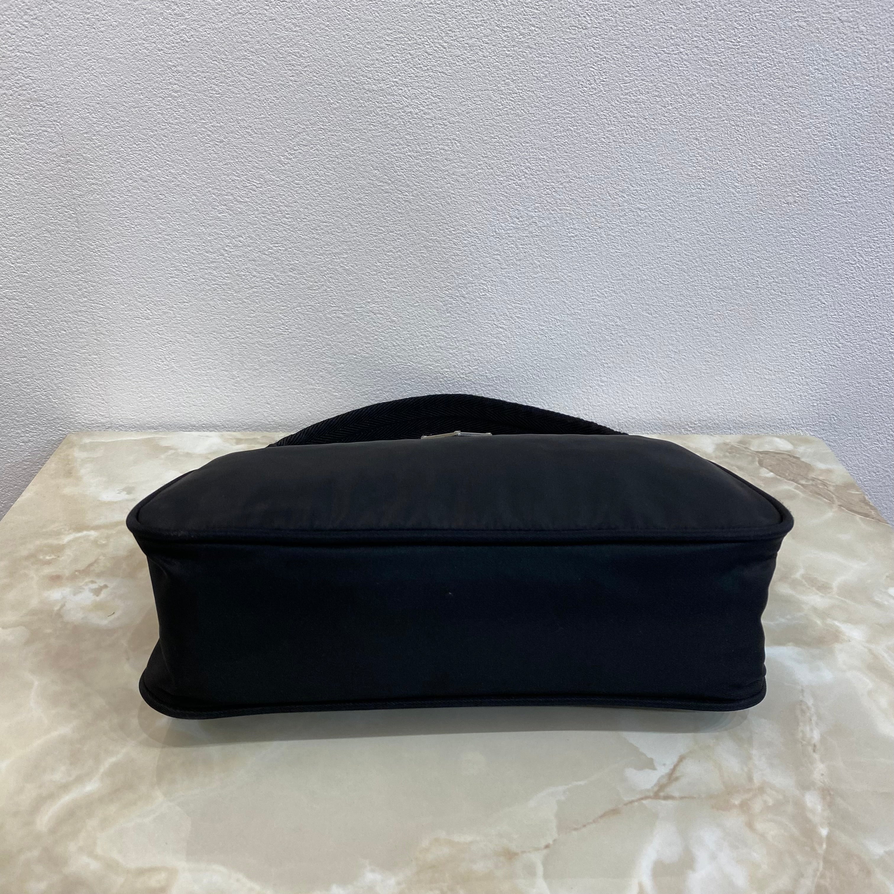 PRADA テスート ハンドバッグ