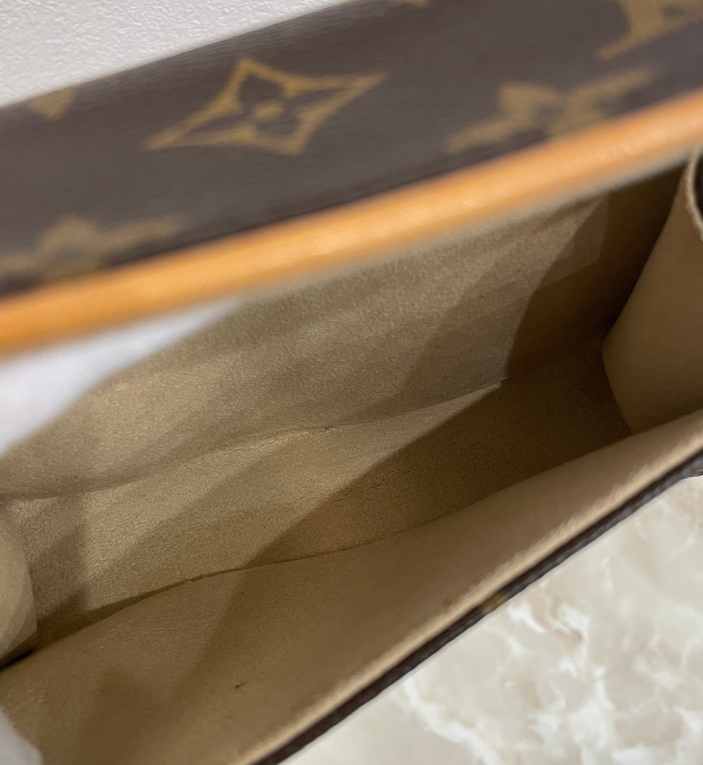 LOUIS VUITTON ポシェットフロランティーヌ