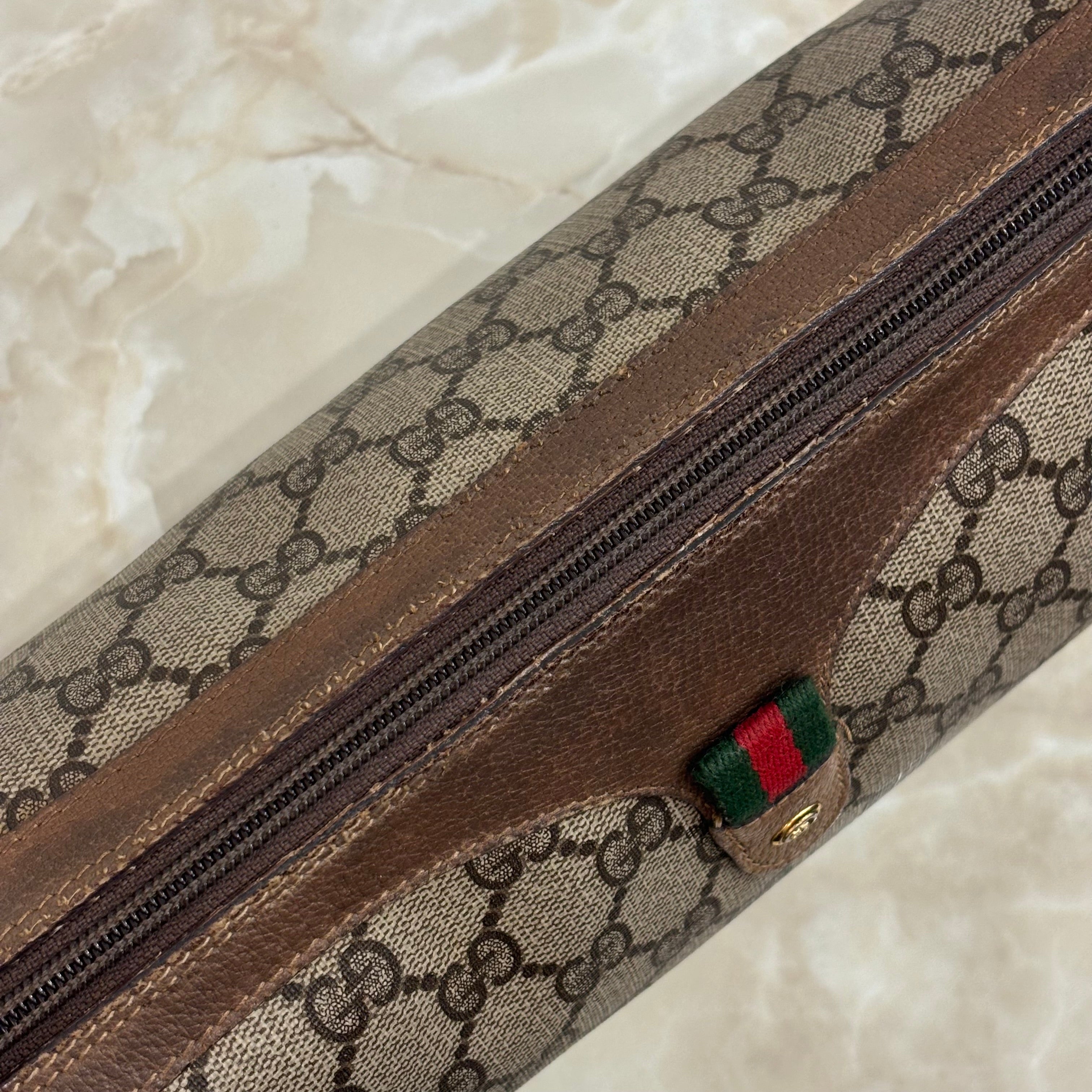 GUUCI ショルダーバッグ