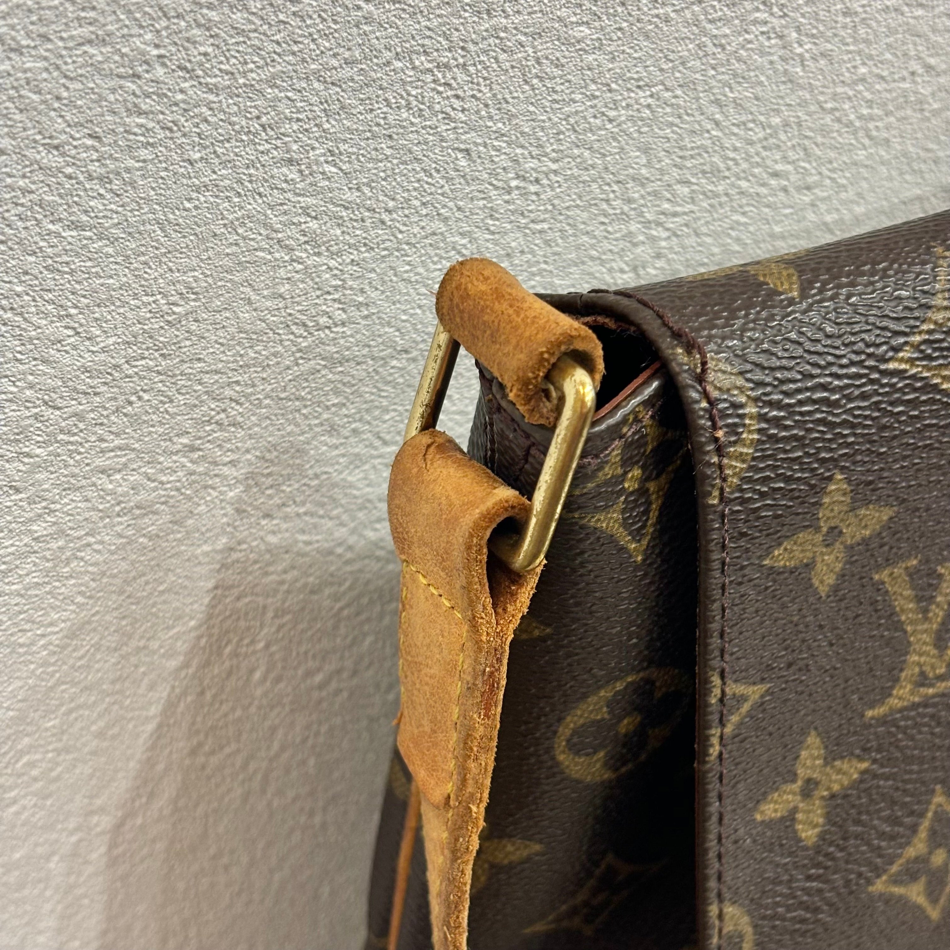 LOUIS VUITTON ショルダーバッグ