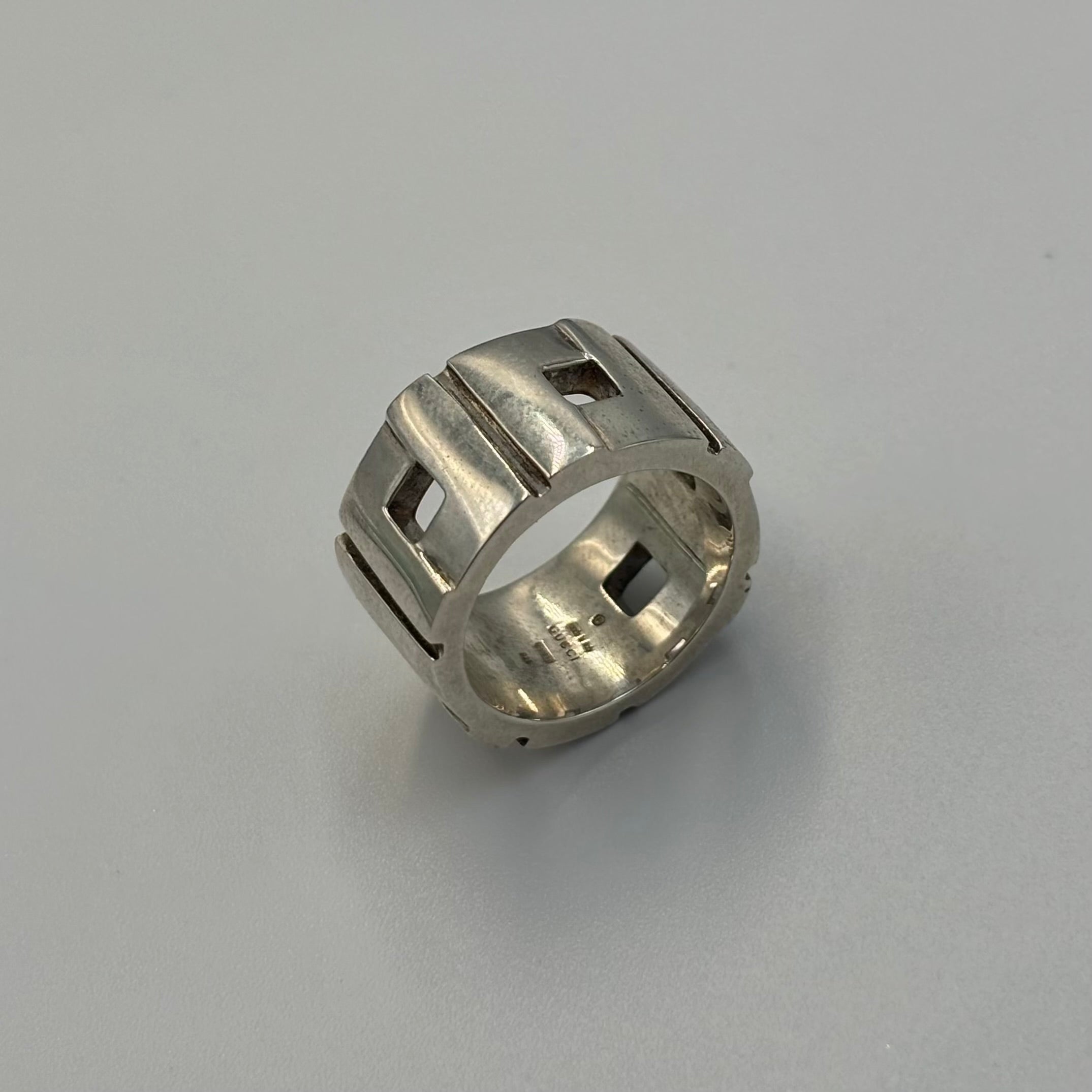 GUCCI ロゴ リング