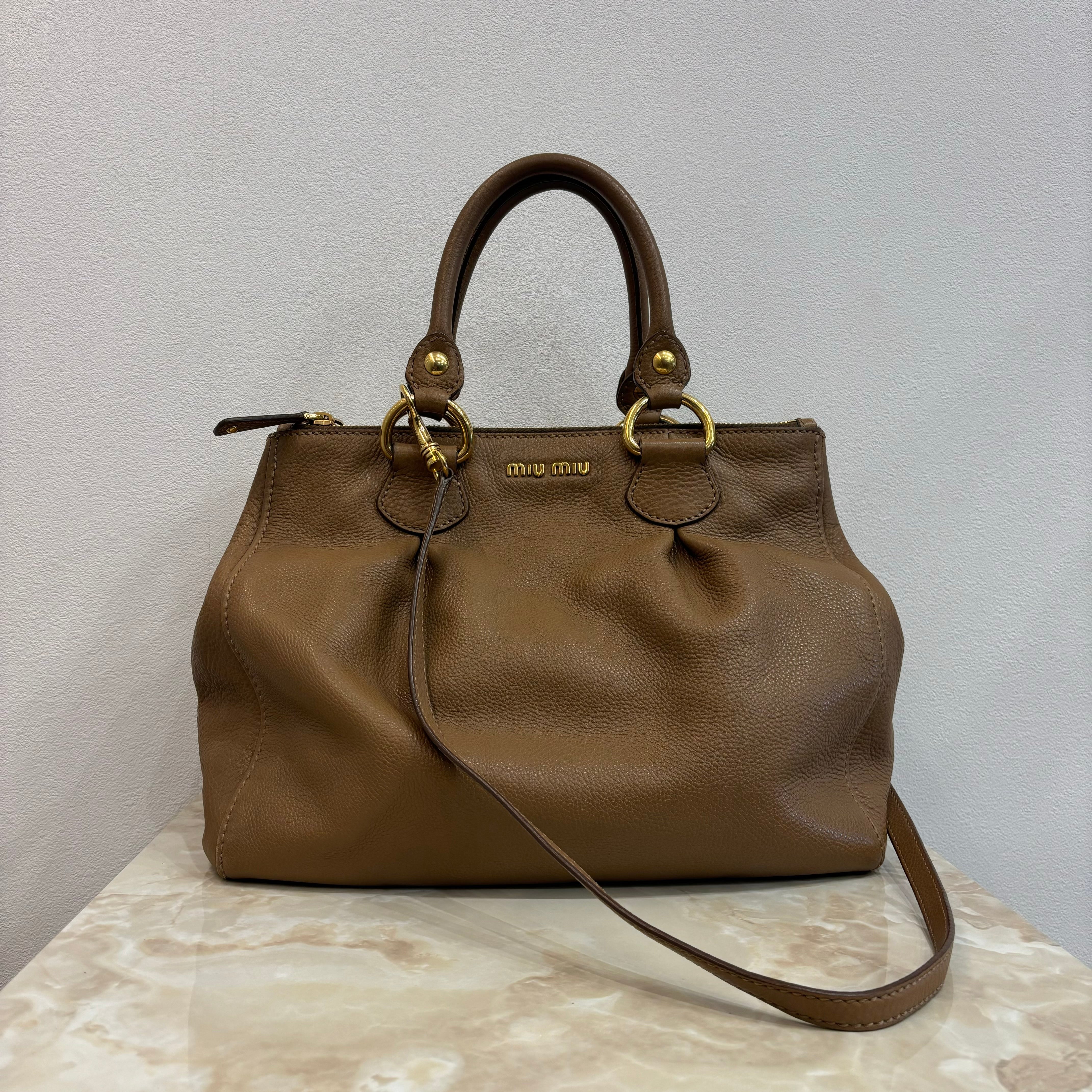 miumiu 2wayハンドバッグ