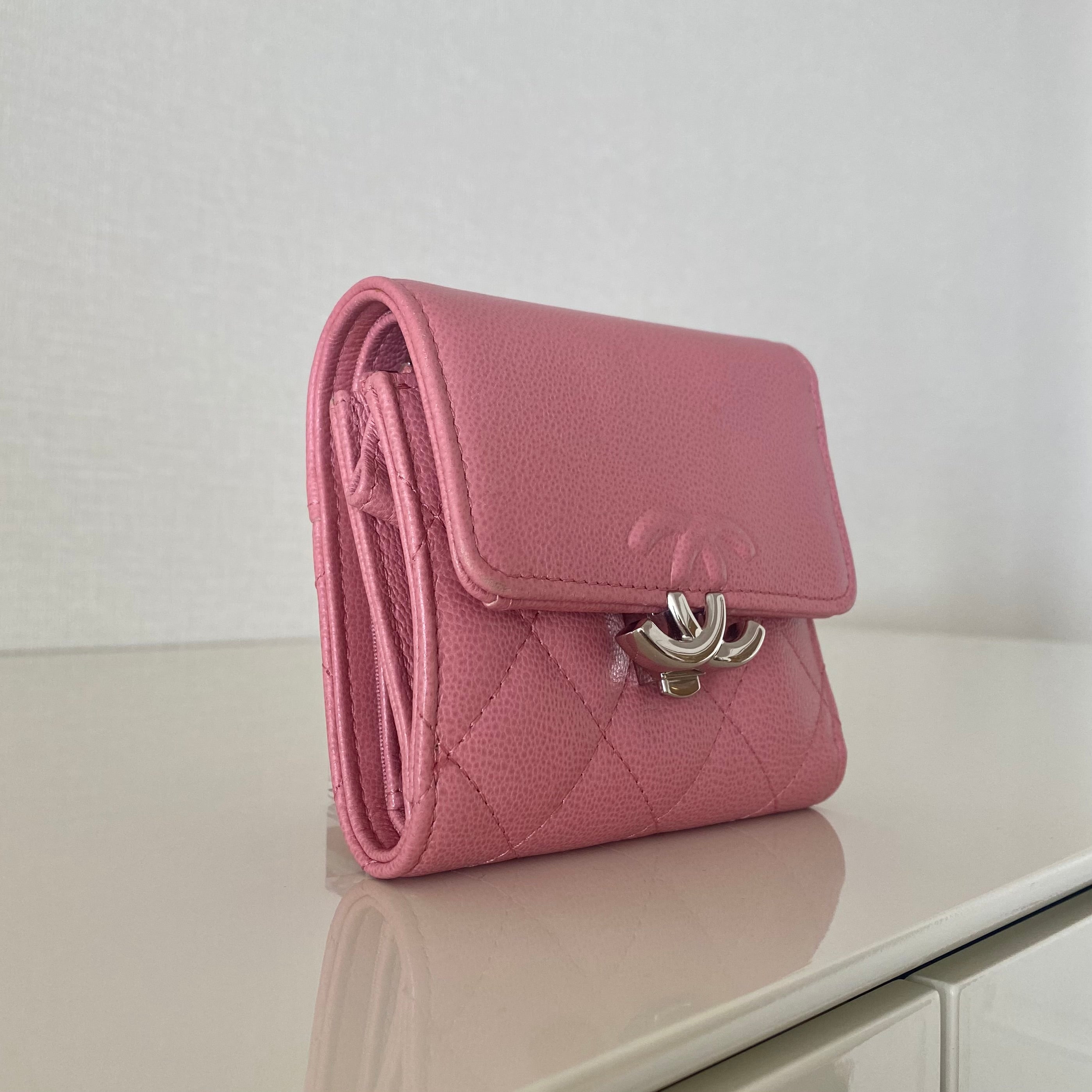 CHANEL ココマーク プッシュロック ナノウォレット