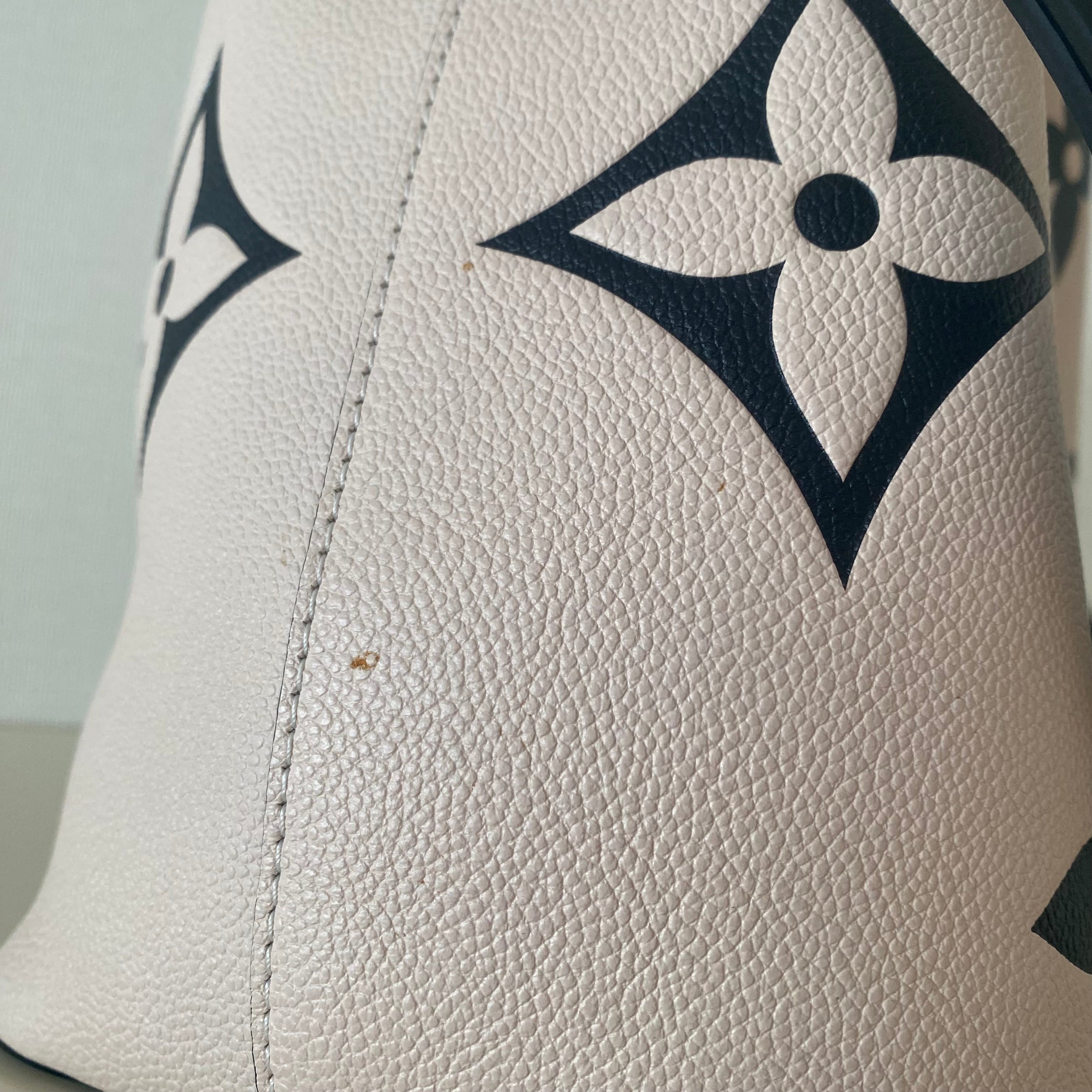 Louis Vuitton モノグラム ジャイアント ネオノエ