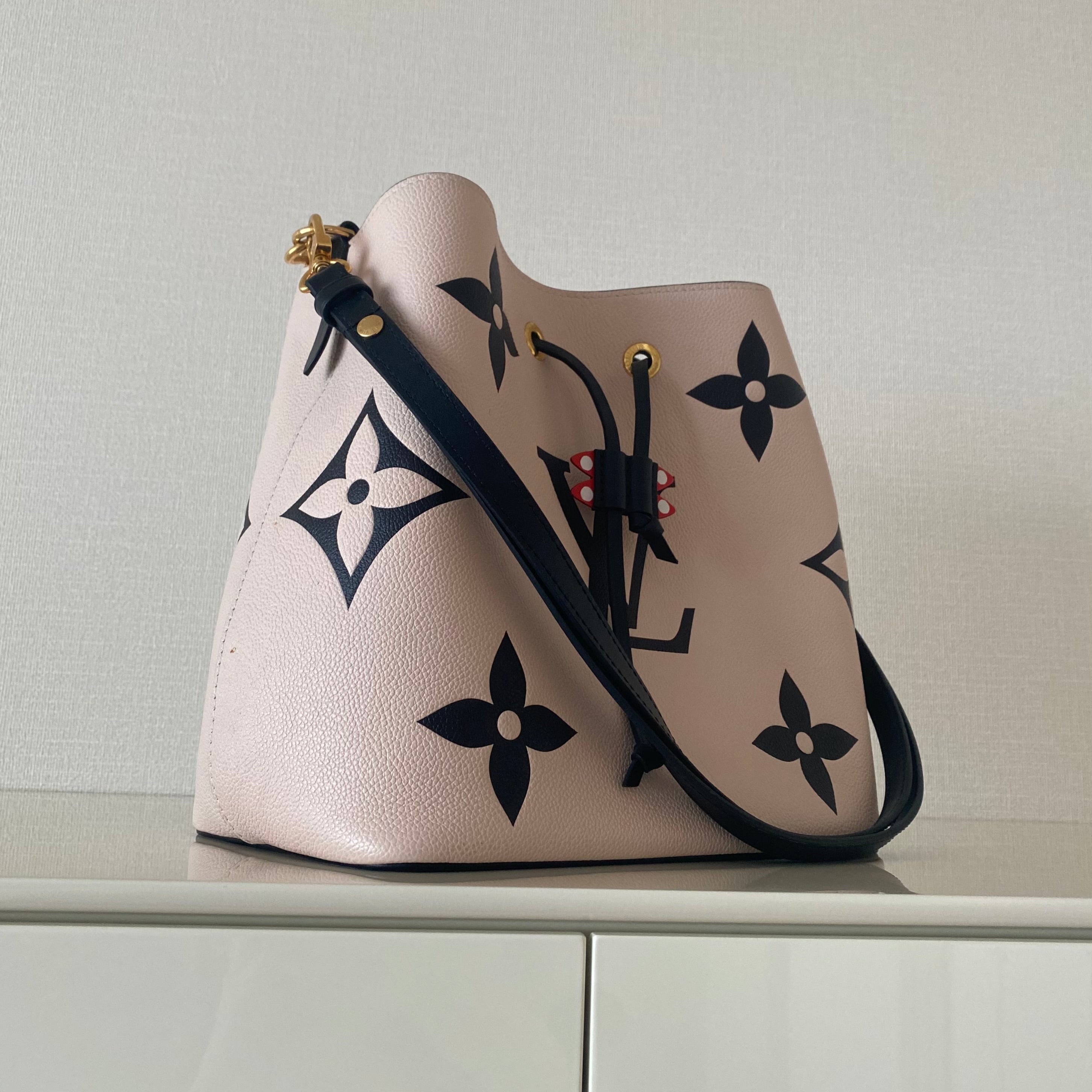 Louis Vuitton モノグラム ジャイアント ネオノエ